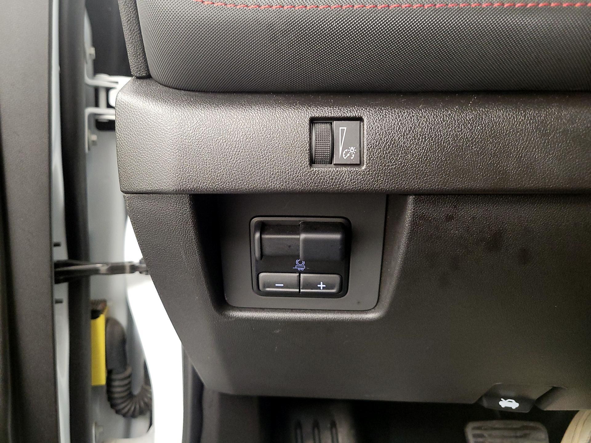 Thumbnail: 2024 Chevrolet Colorado - 13