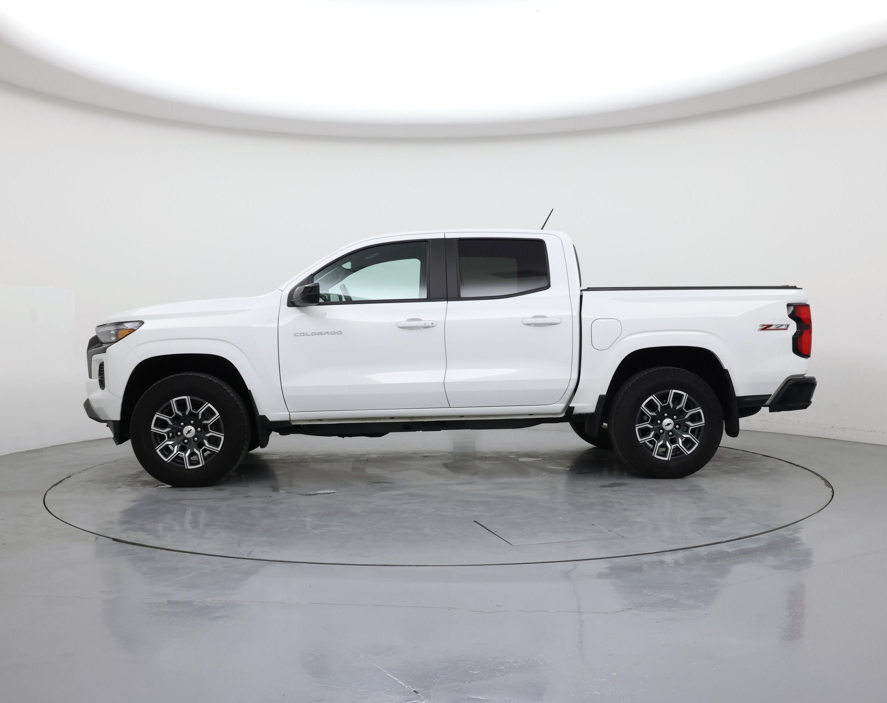 Thumbnail: 2024 Chevrolet Colorado - 3