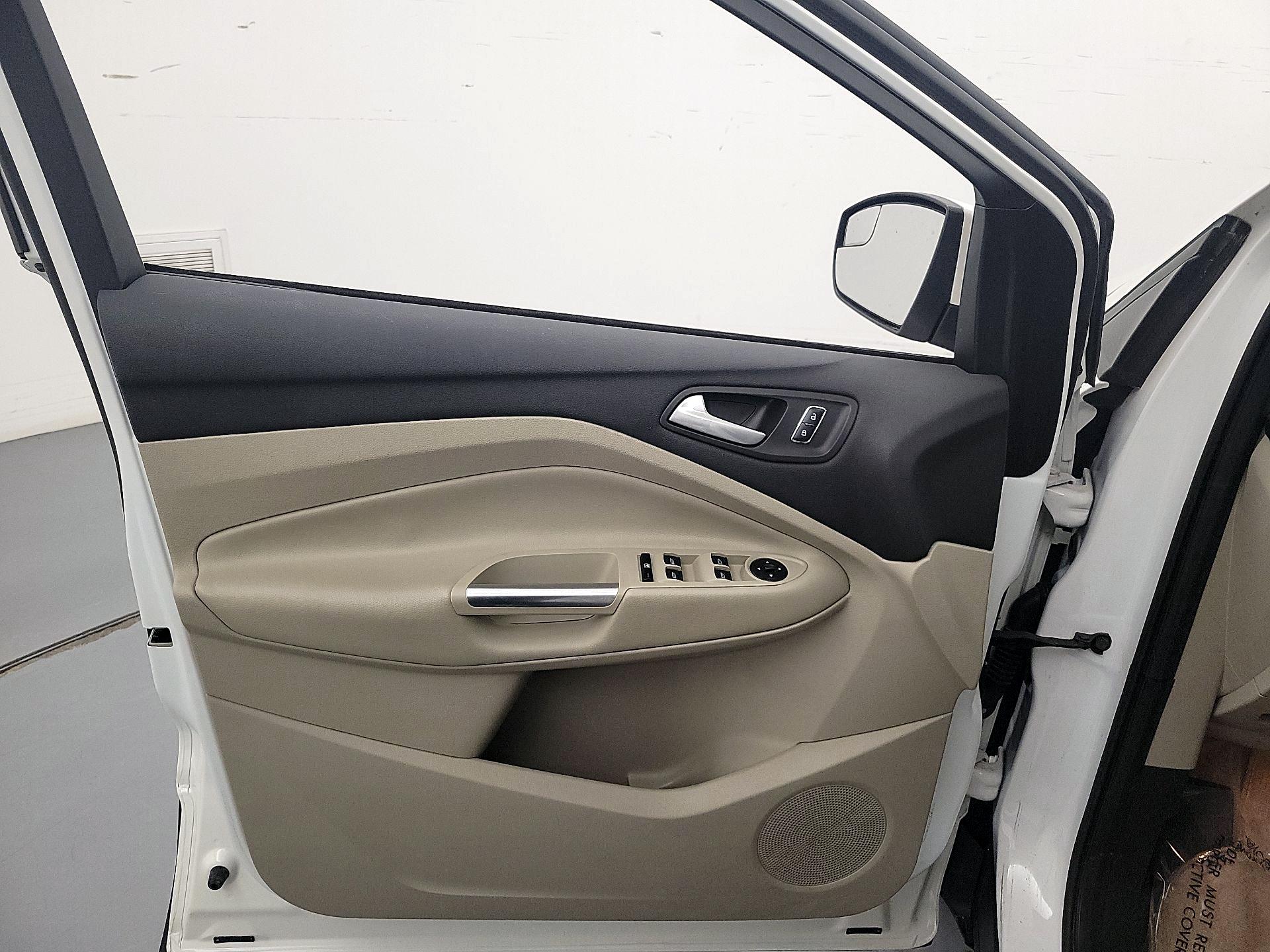 Thumbnail: 2016 Ford Escape - 12