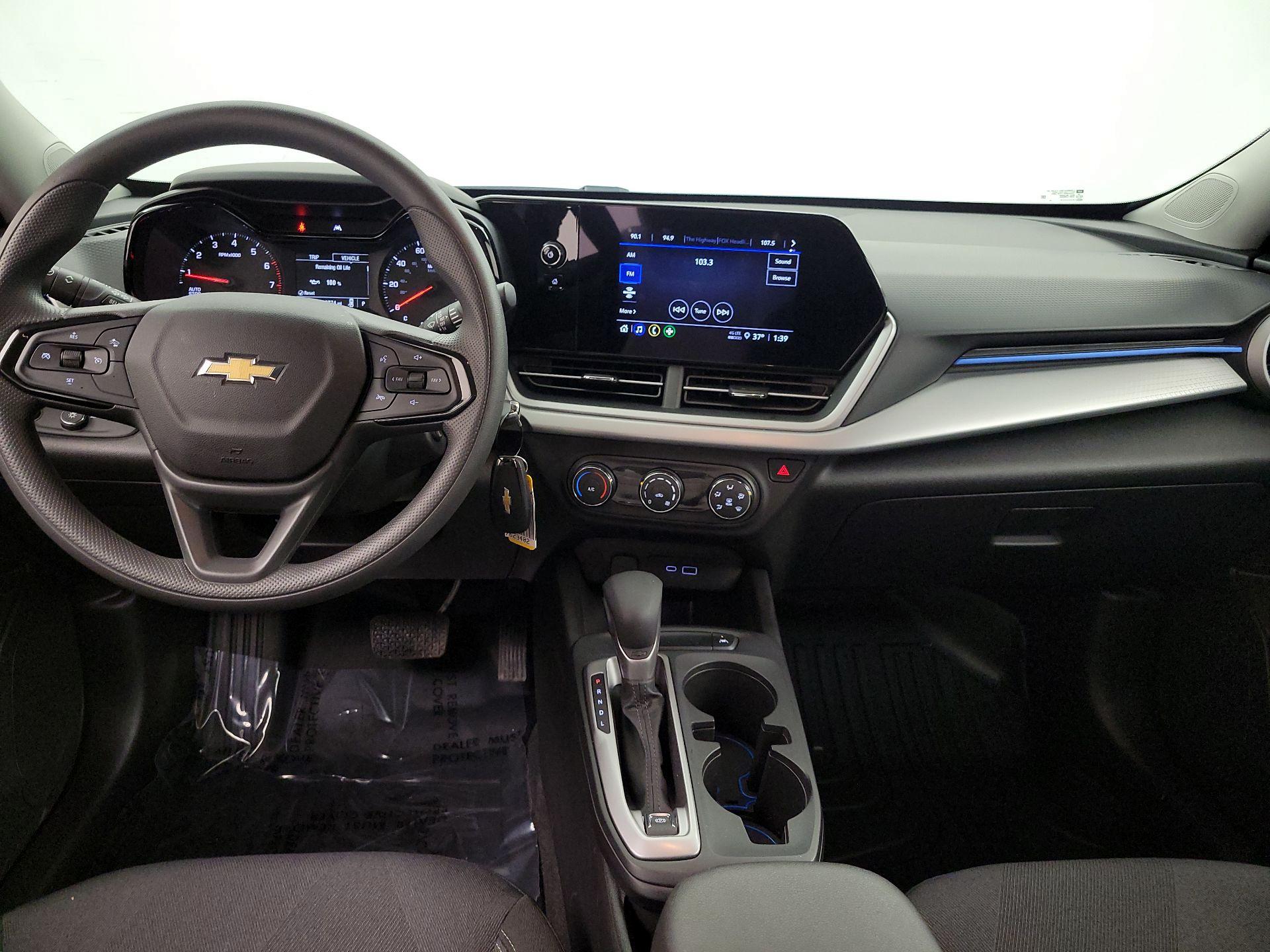 Thumbnail: 2025 Chevrolet Trax - 9