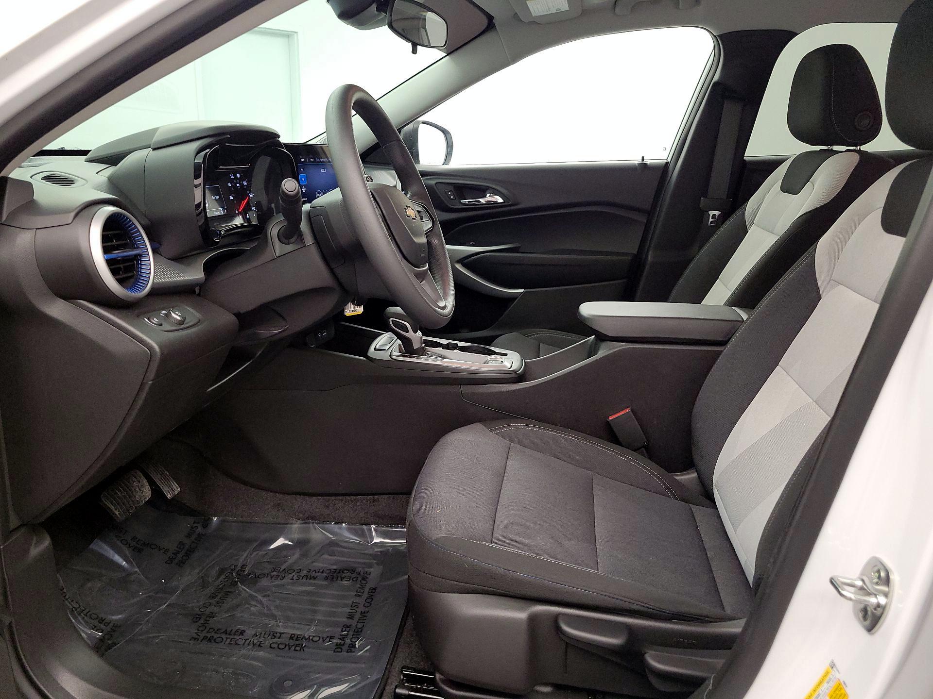 Thumbnail: 2025 Chevrolet Trax - 11