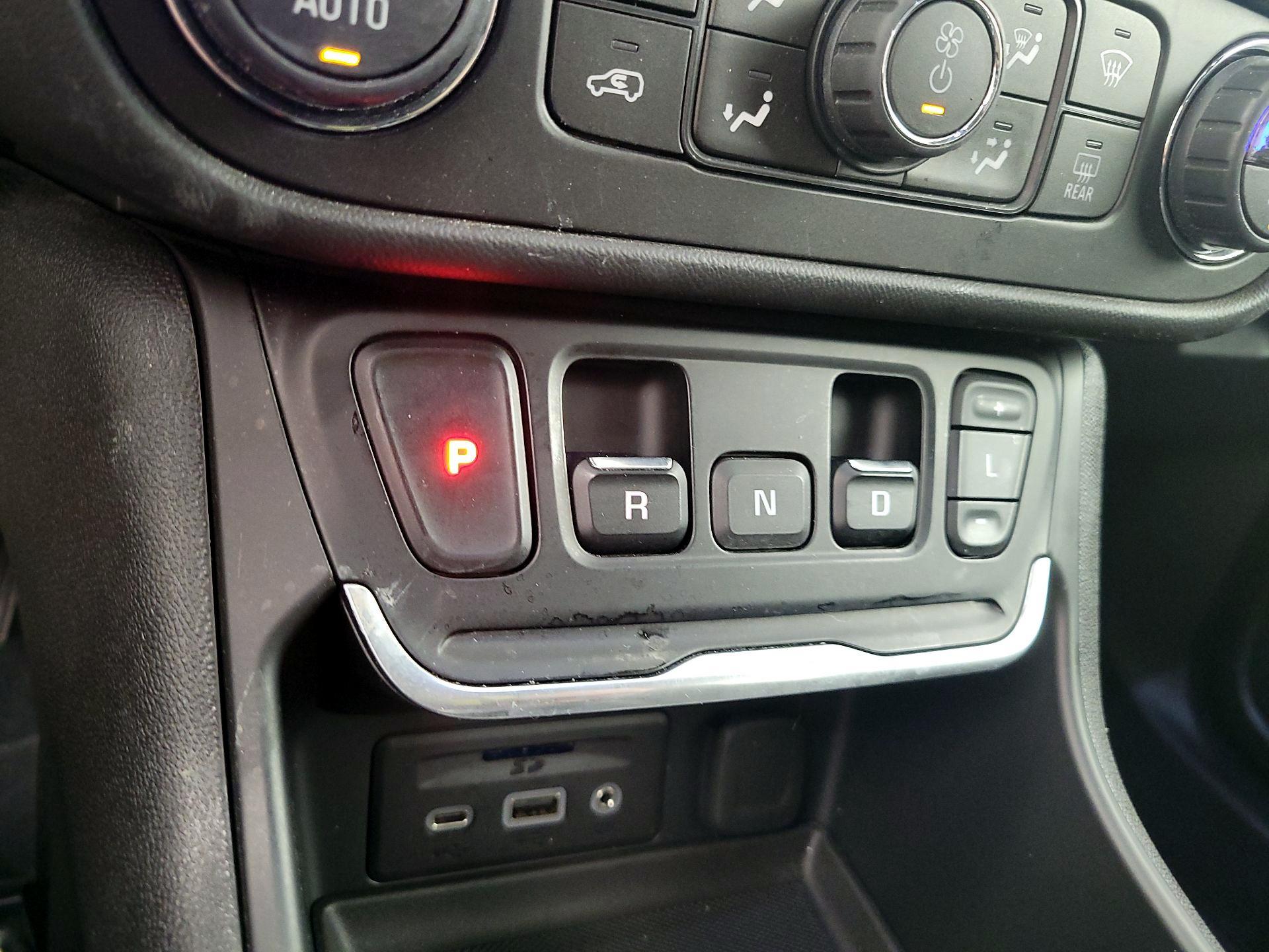 Thumbnail: 2020 GMC Terrain - 17