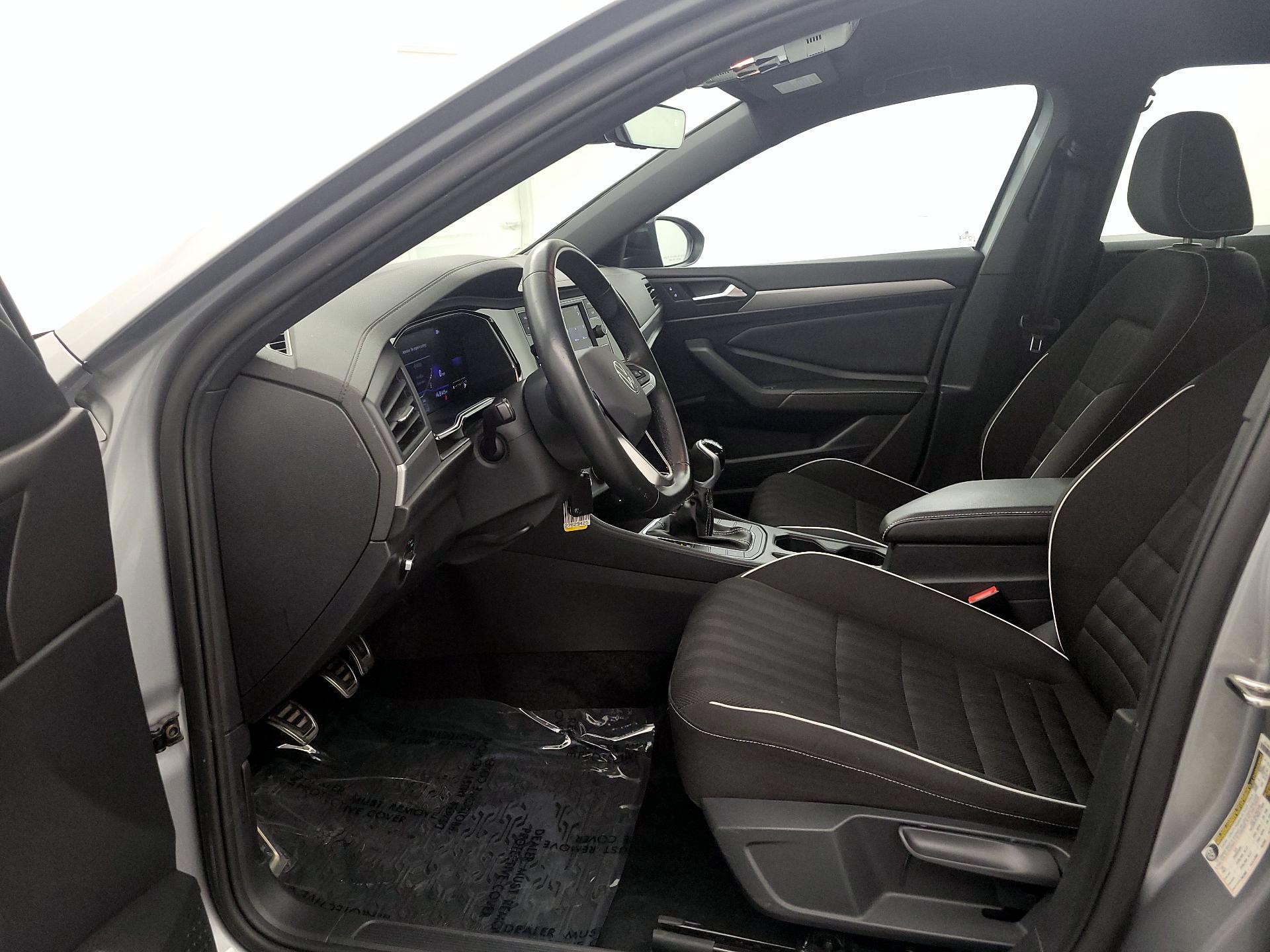 Thumbnail: 2023 Volkswagen Jetta - 11