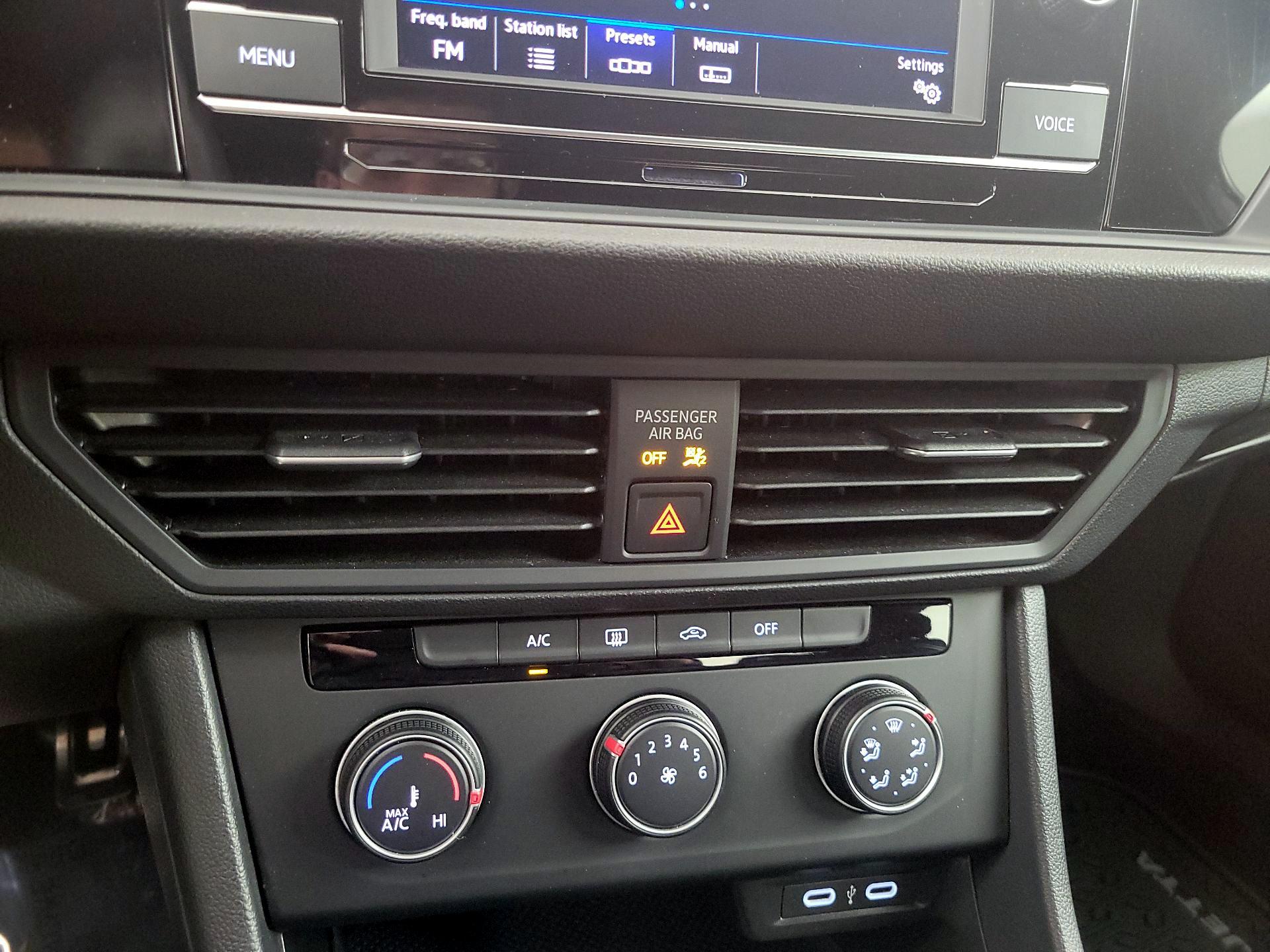 Thumbnail: 2023 Volkswagen Jetta - 16