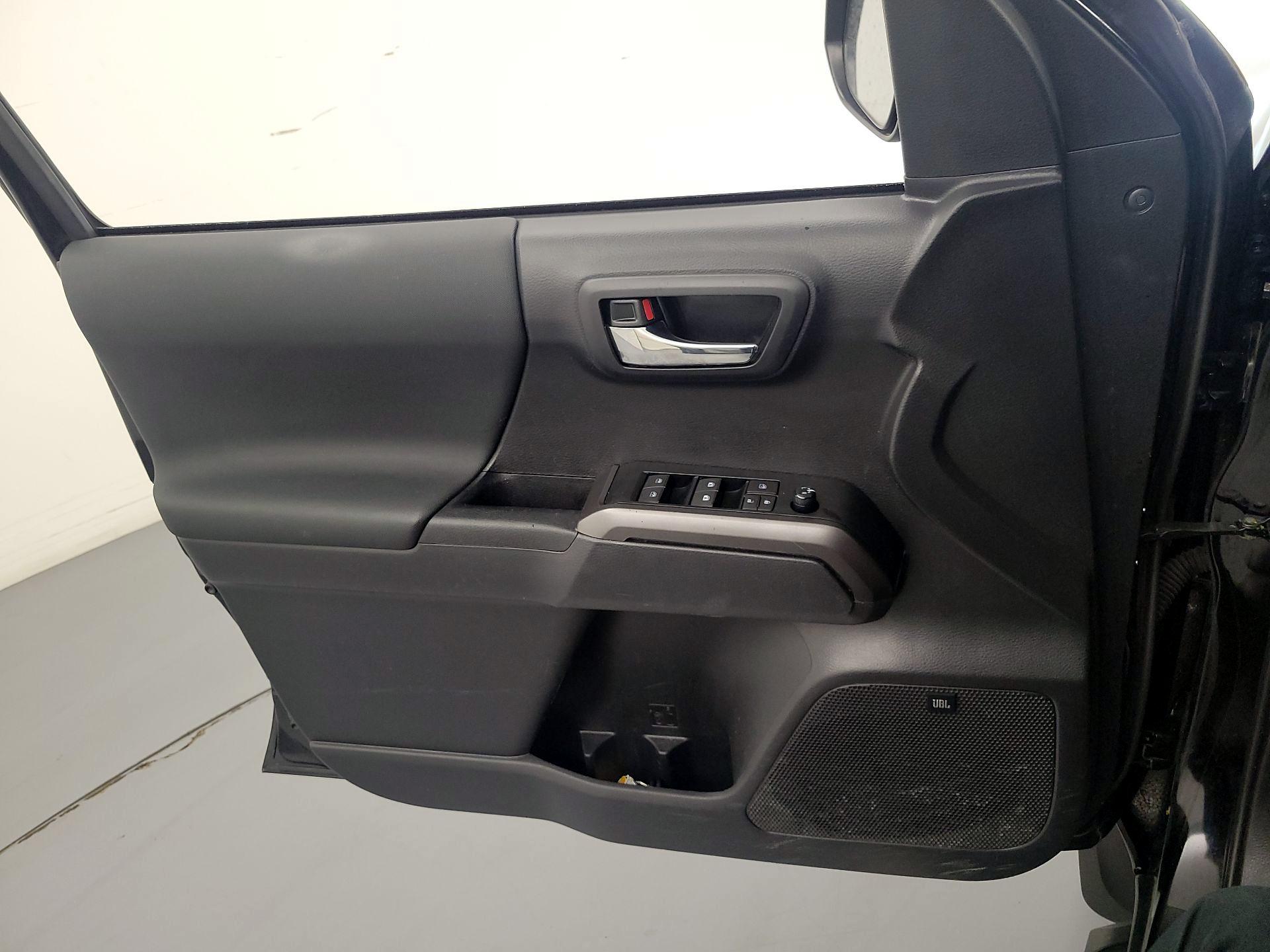 Thumbnail: 2022 Toyota Tacoma - 12