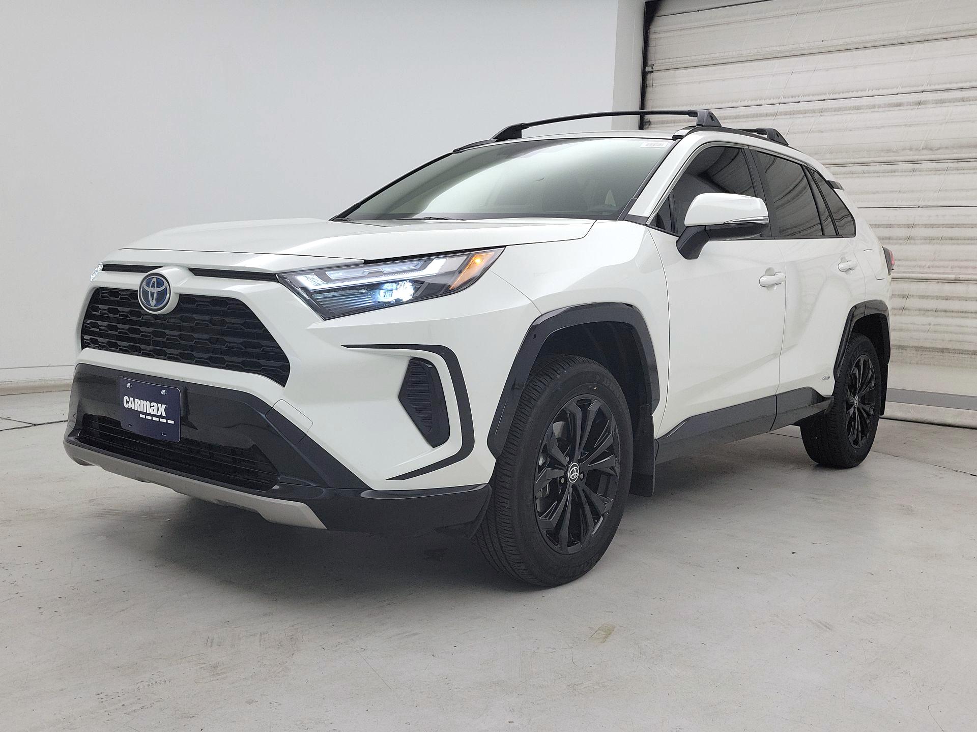 Thumbnail: 2022 Toyota RAV4 - 3