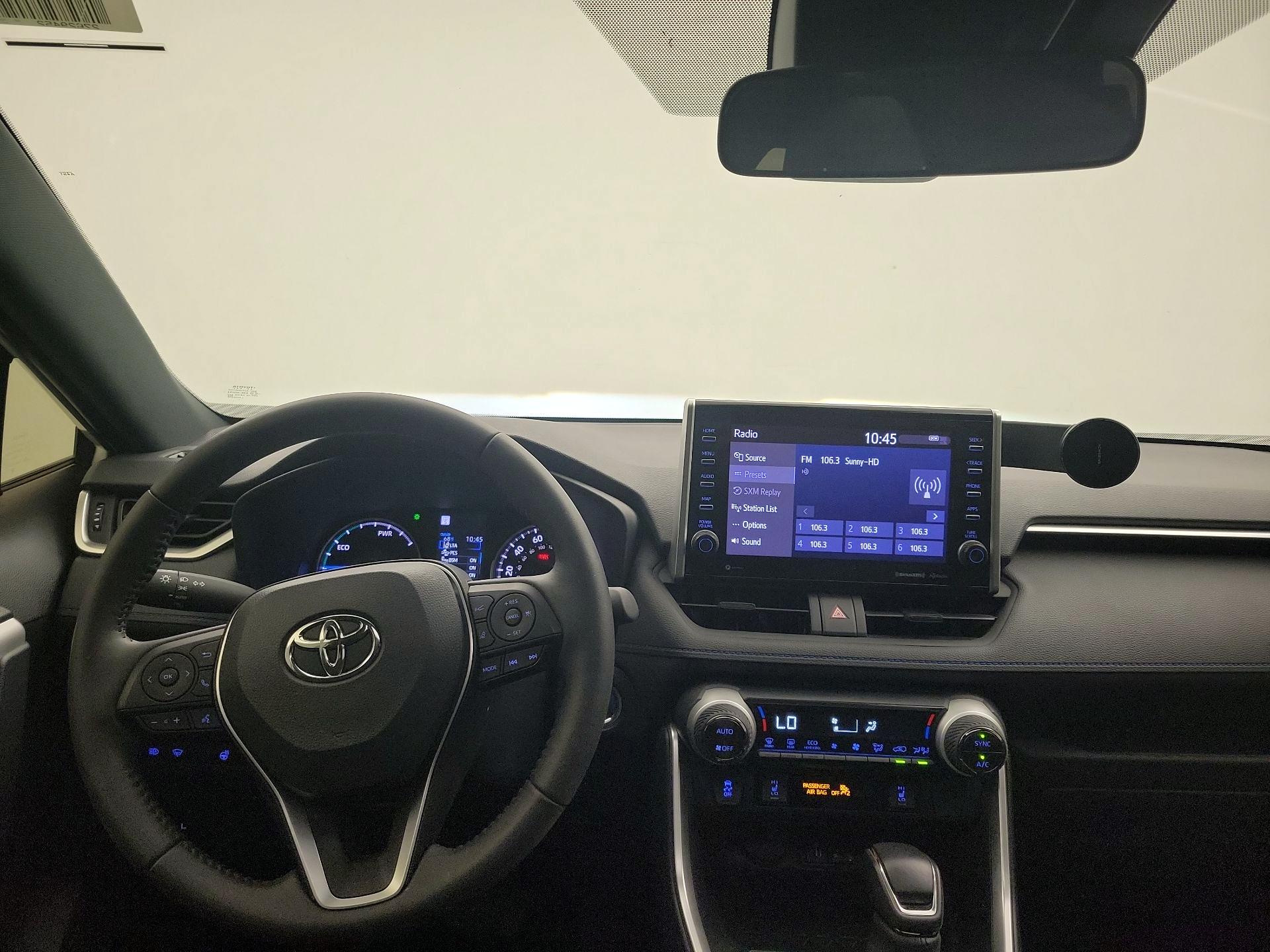 Thumbnail: 2022 Toyota RAV4 - 8