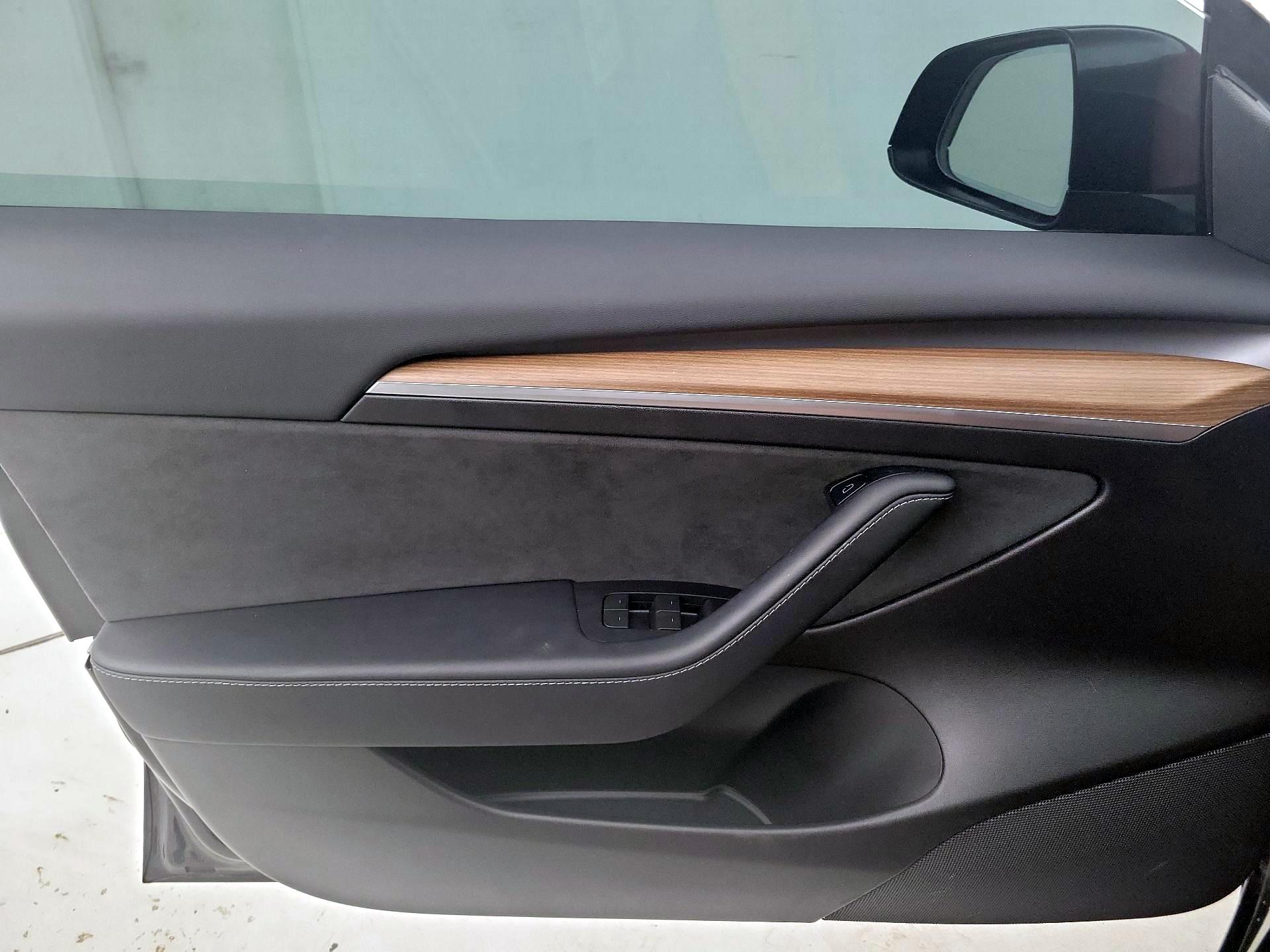 Thumbnail: 2022 Tesla Model 3 - 12