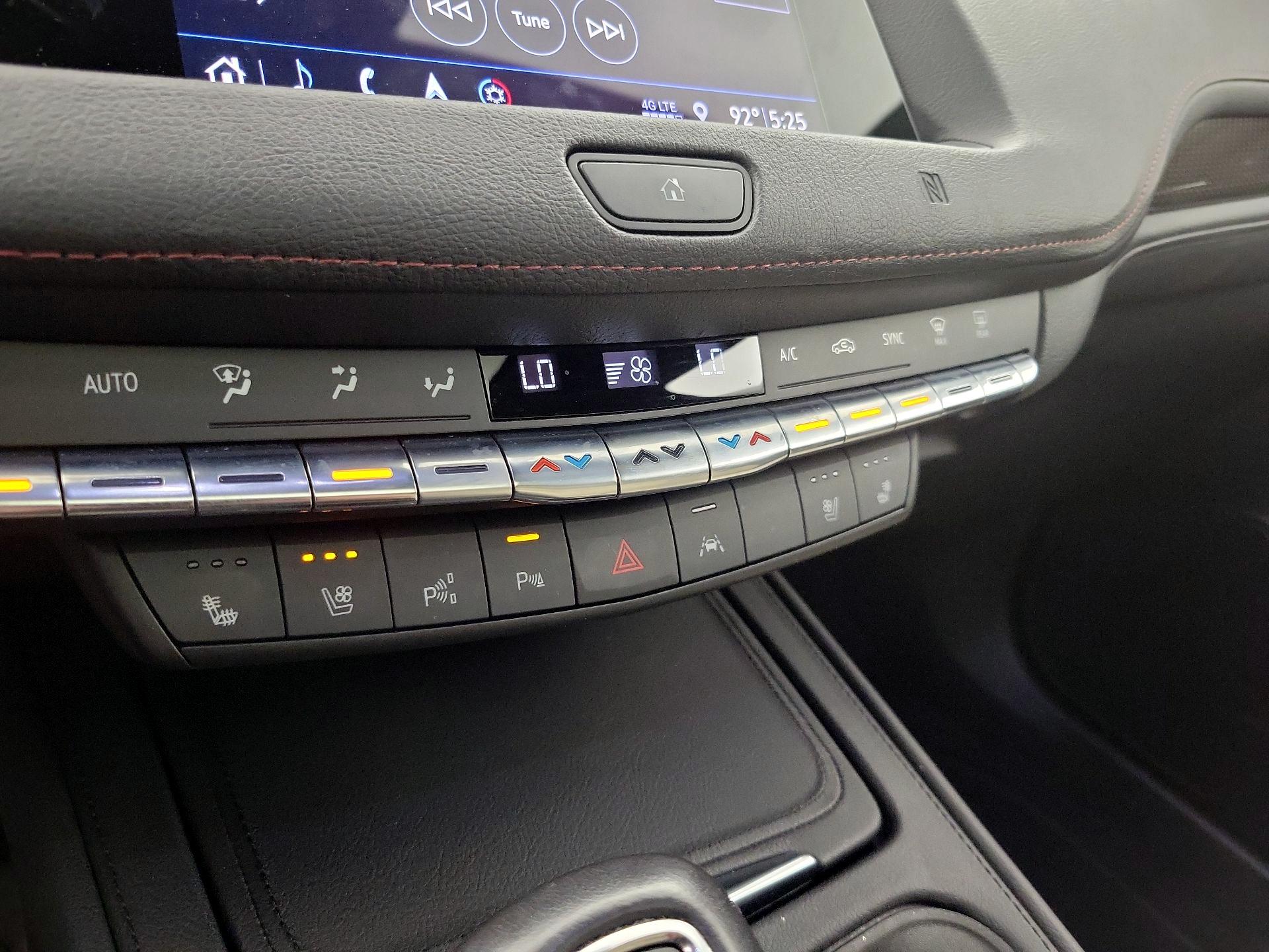 Thumbnail: 2019 Cadillac XT4 - 14