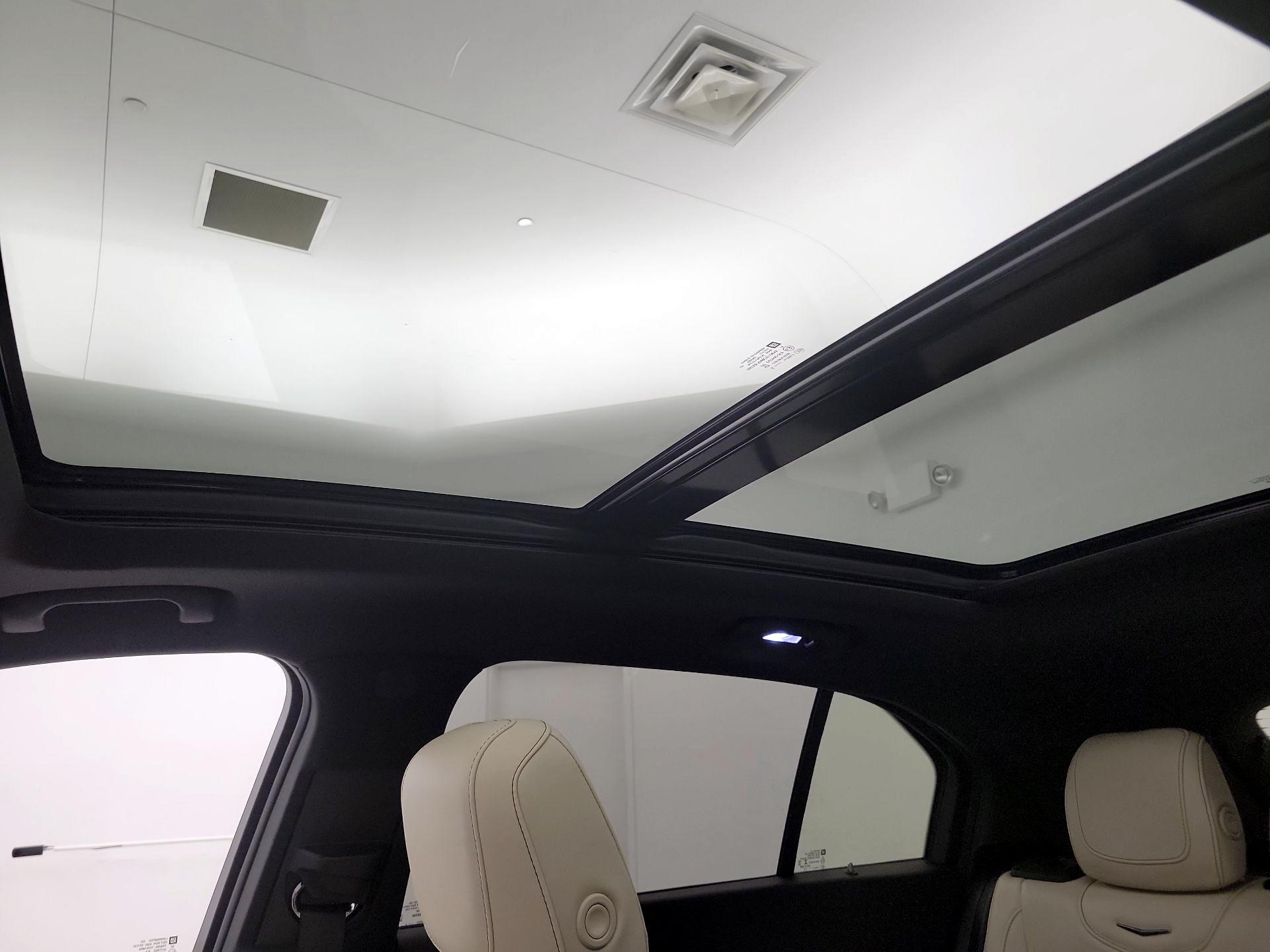 Thumbnail: 2019 Cadillac XT4 - 17