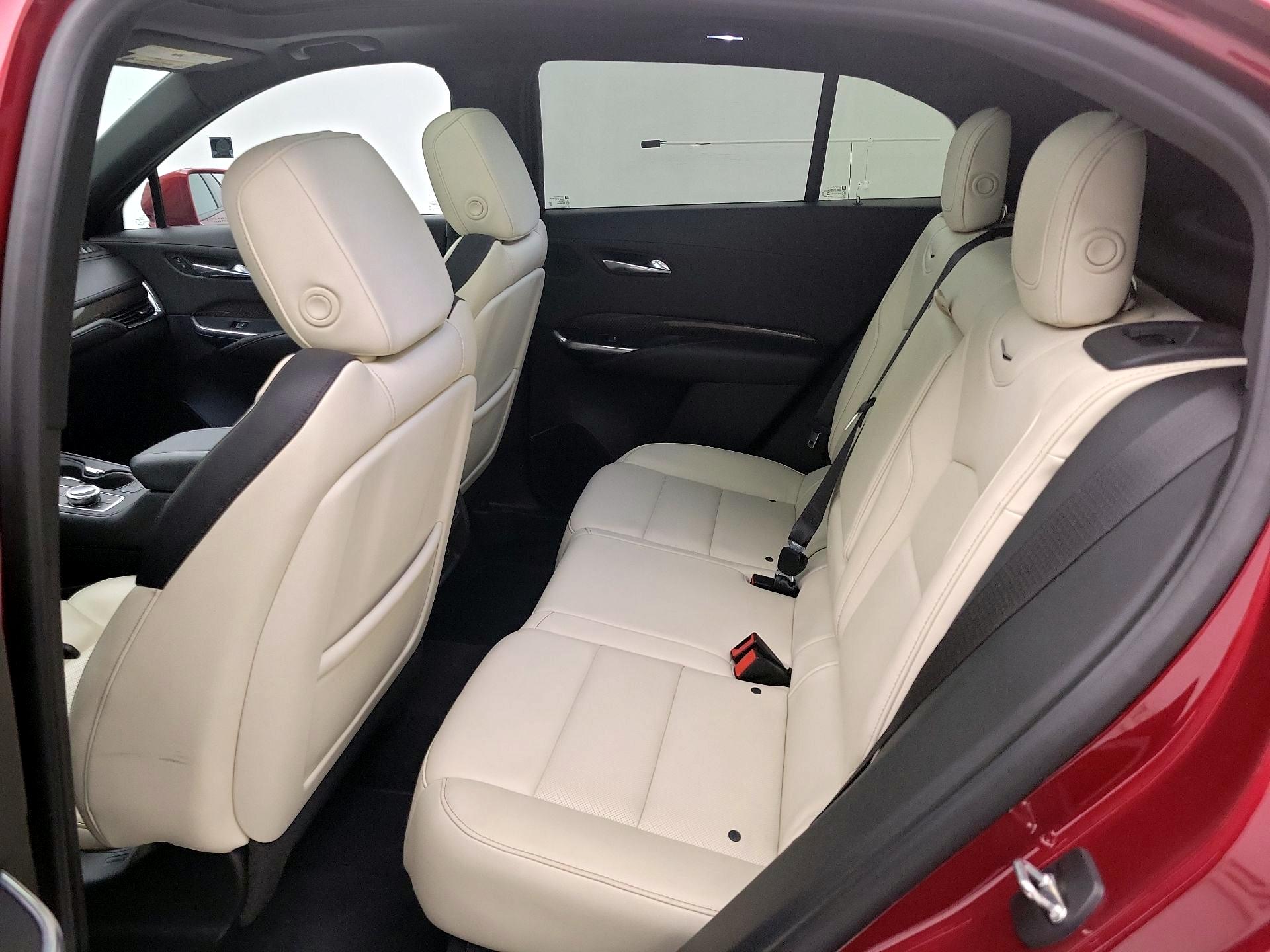 Thumbnail: 2019 Cadillac XT4 - 18
