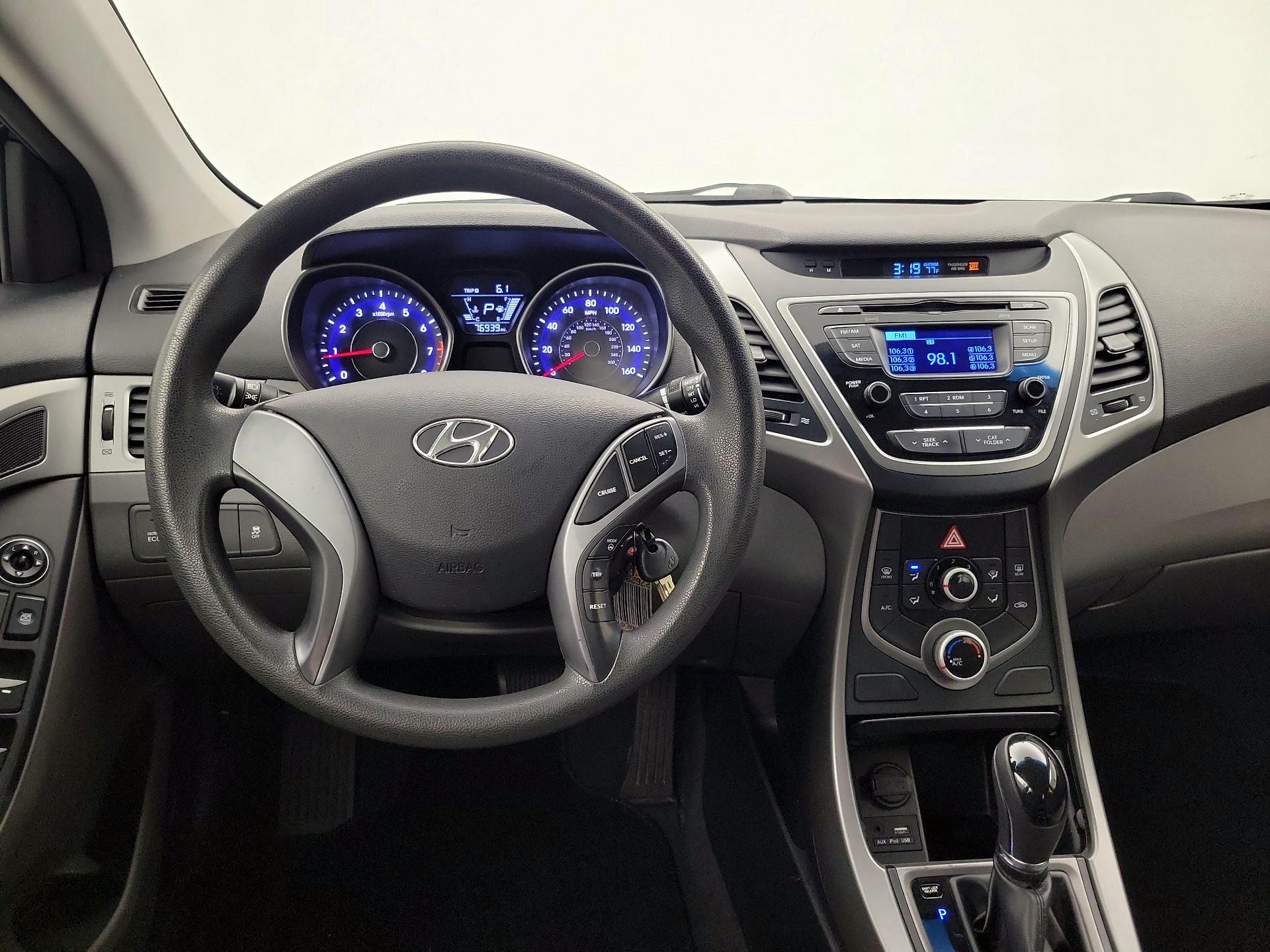 Thumbnail: 2015 Hyundai Elantra - 10