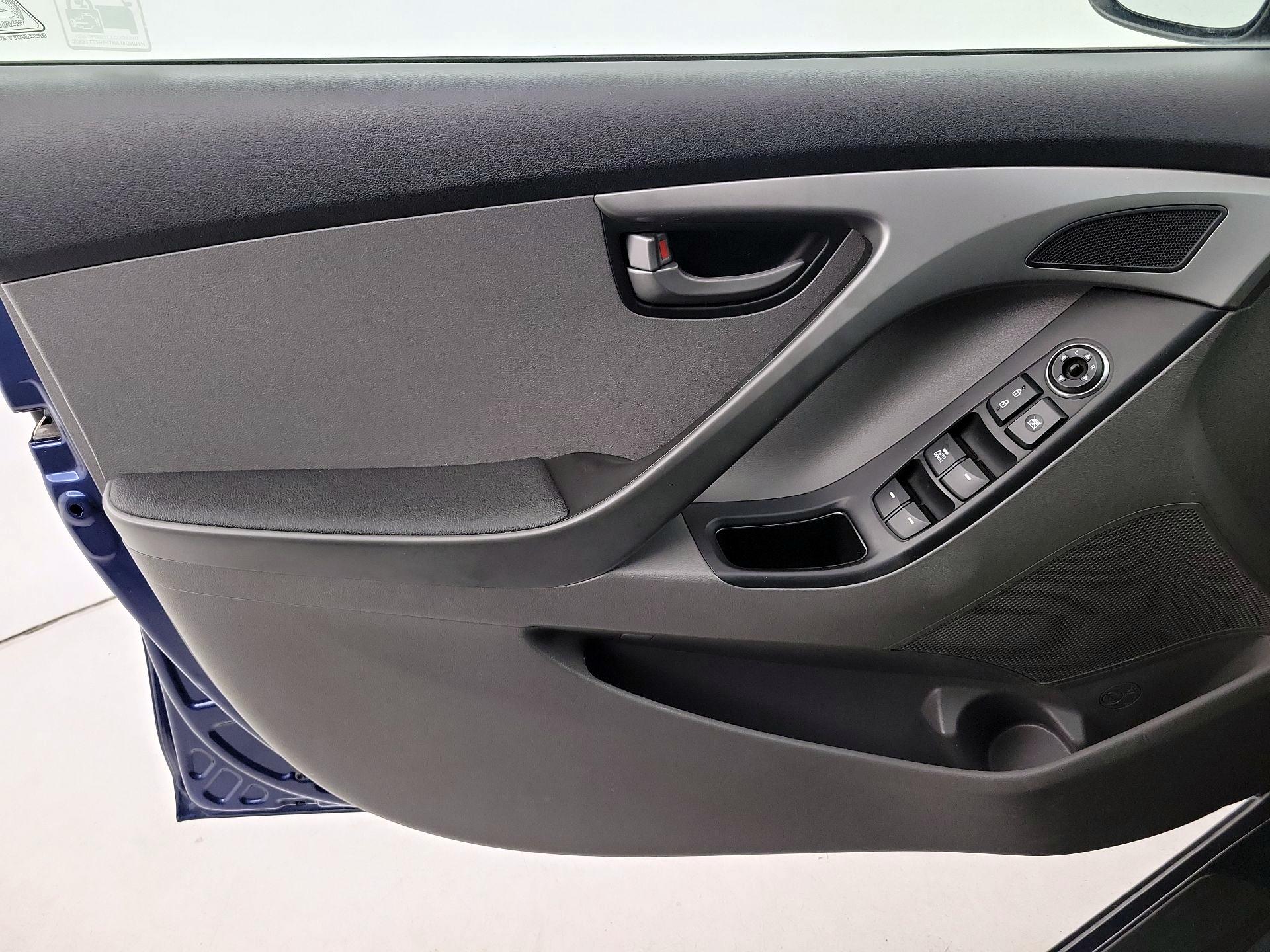 Thumbnail: 2015 Hyundai Elantra - 12