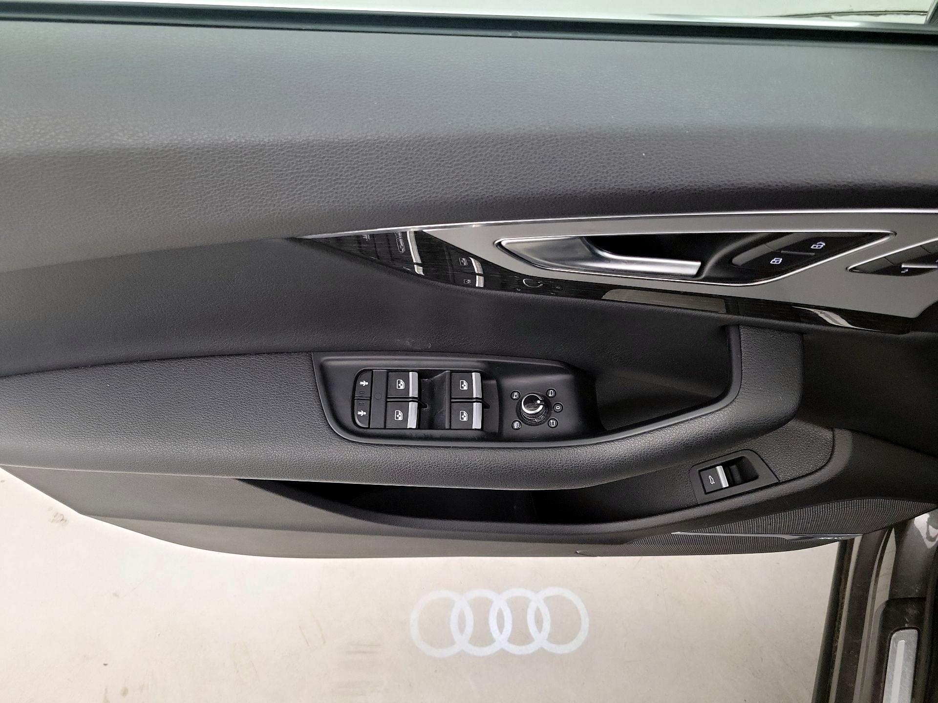 Thumbnail: 2019 Audi Q7 - 12