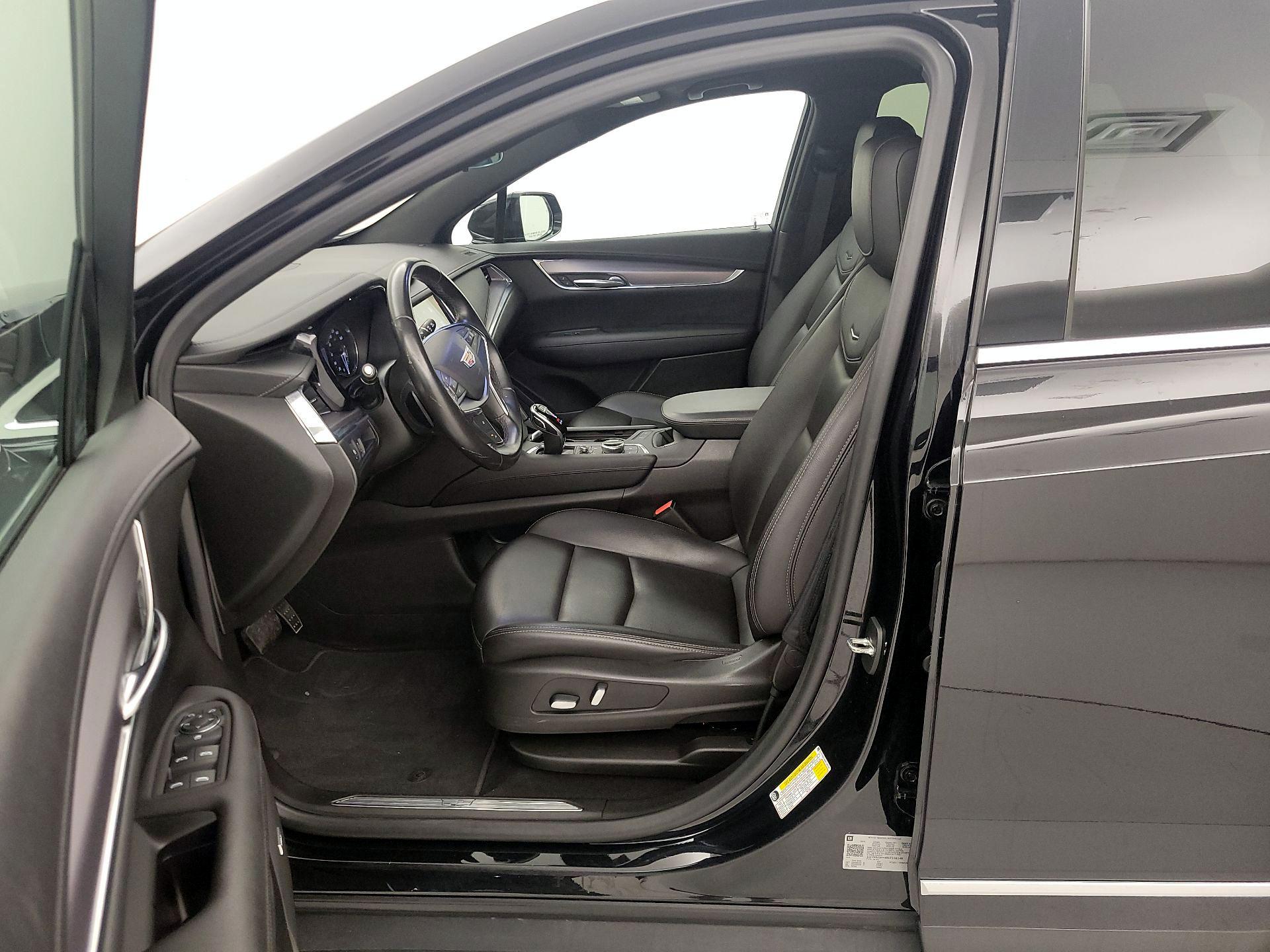 Thumbnail: 2021 Cadillac XT5 - 11