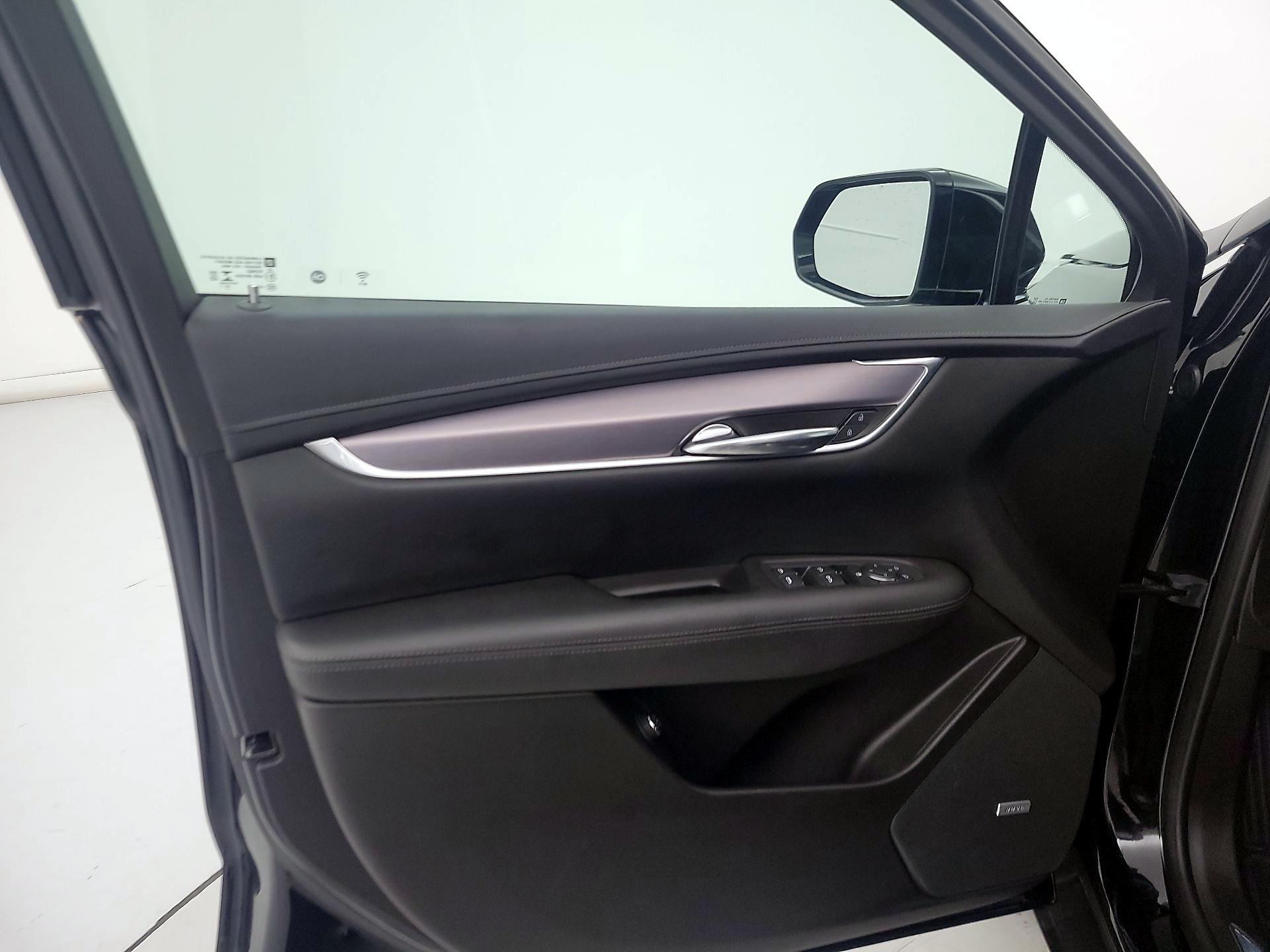 Thumbnail: 2021 Cadillac XT5 - 12