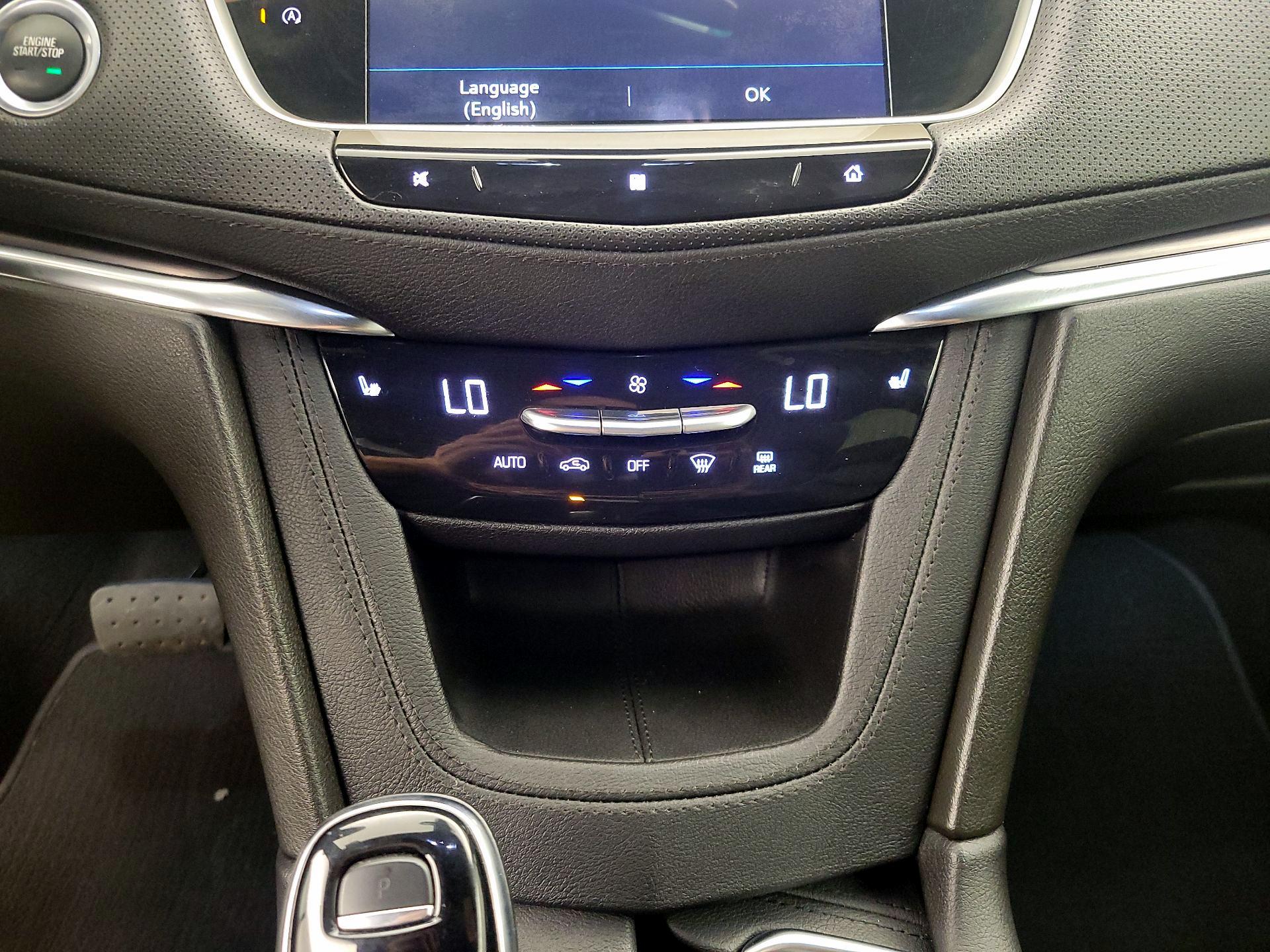 Thumbnail: 2021 Cadillac XT5 - 16