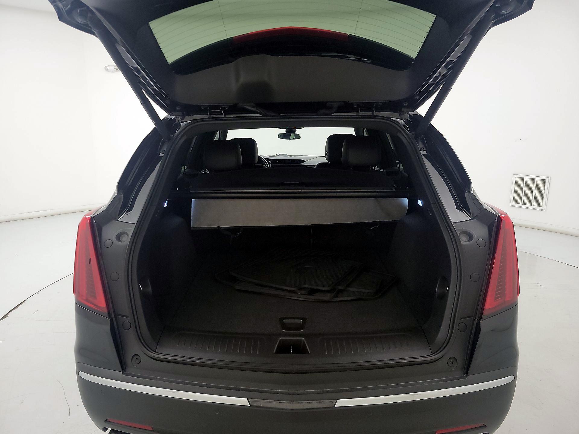 Thumbnail: 2021 Cadillac XT5 - 20