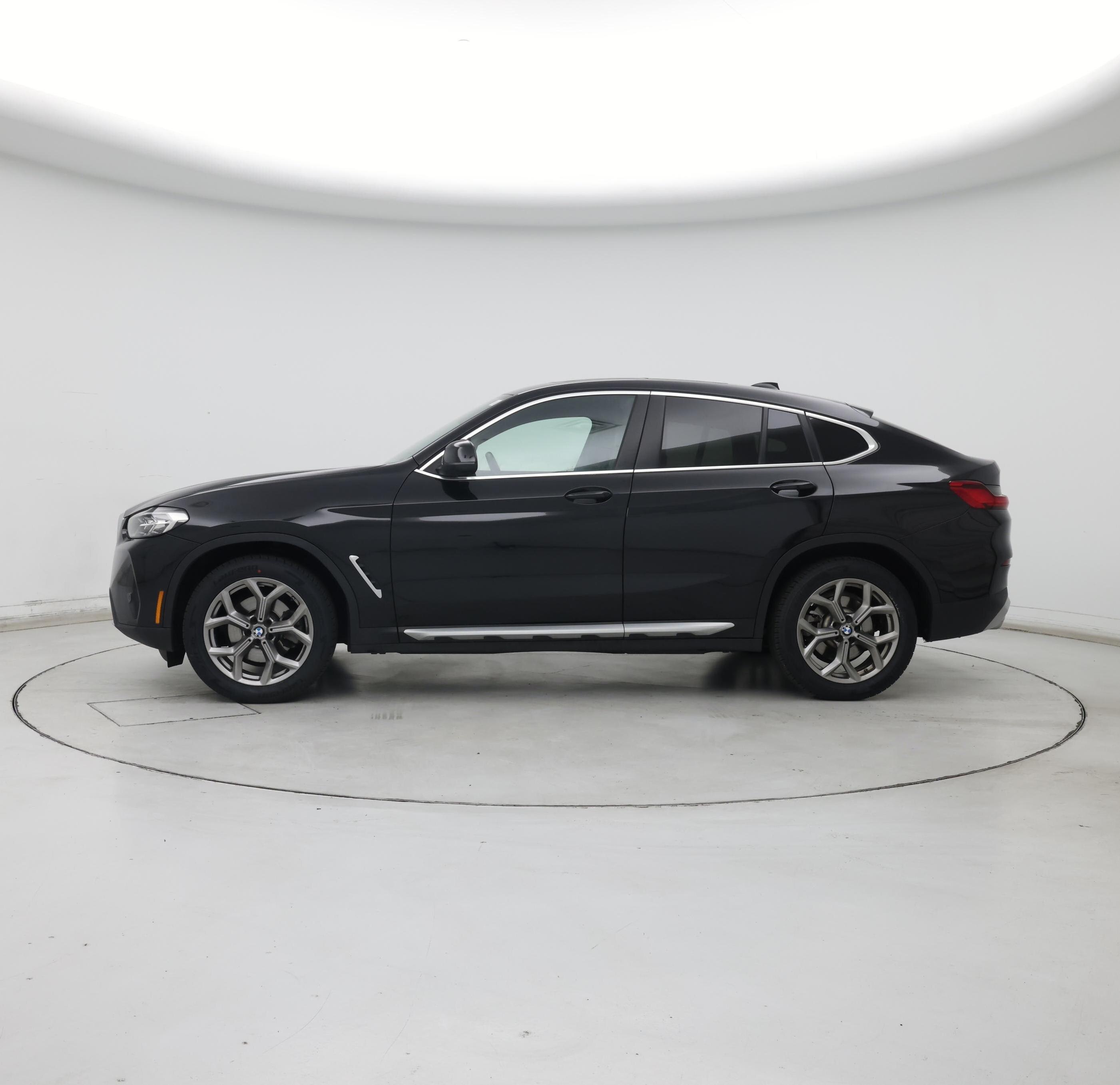 Thumbnail: 2023 BMW X4 - 3