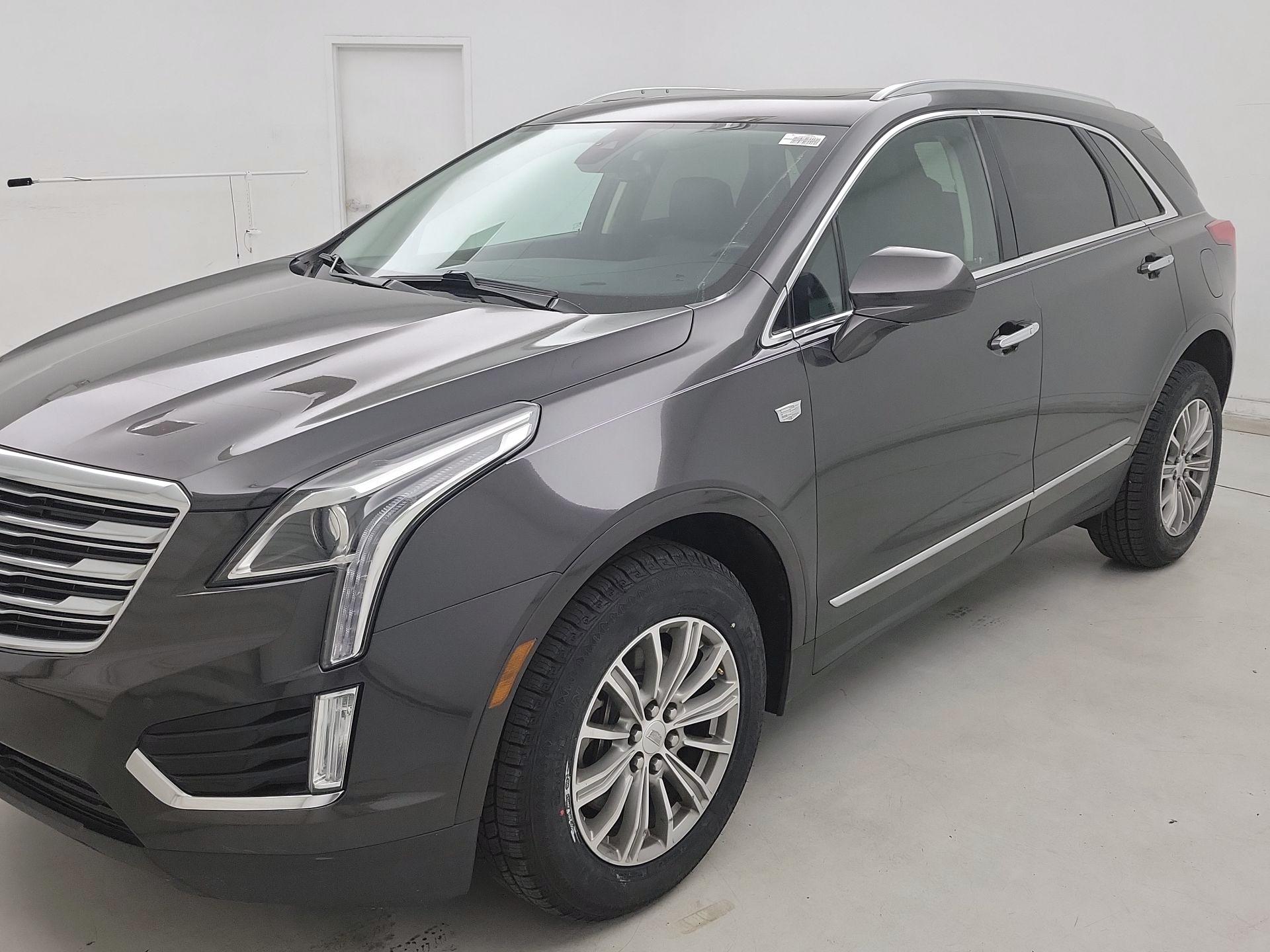 Thumbnail: 2017 Cadillac XT5 - 3