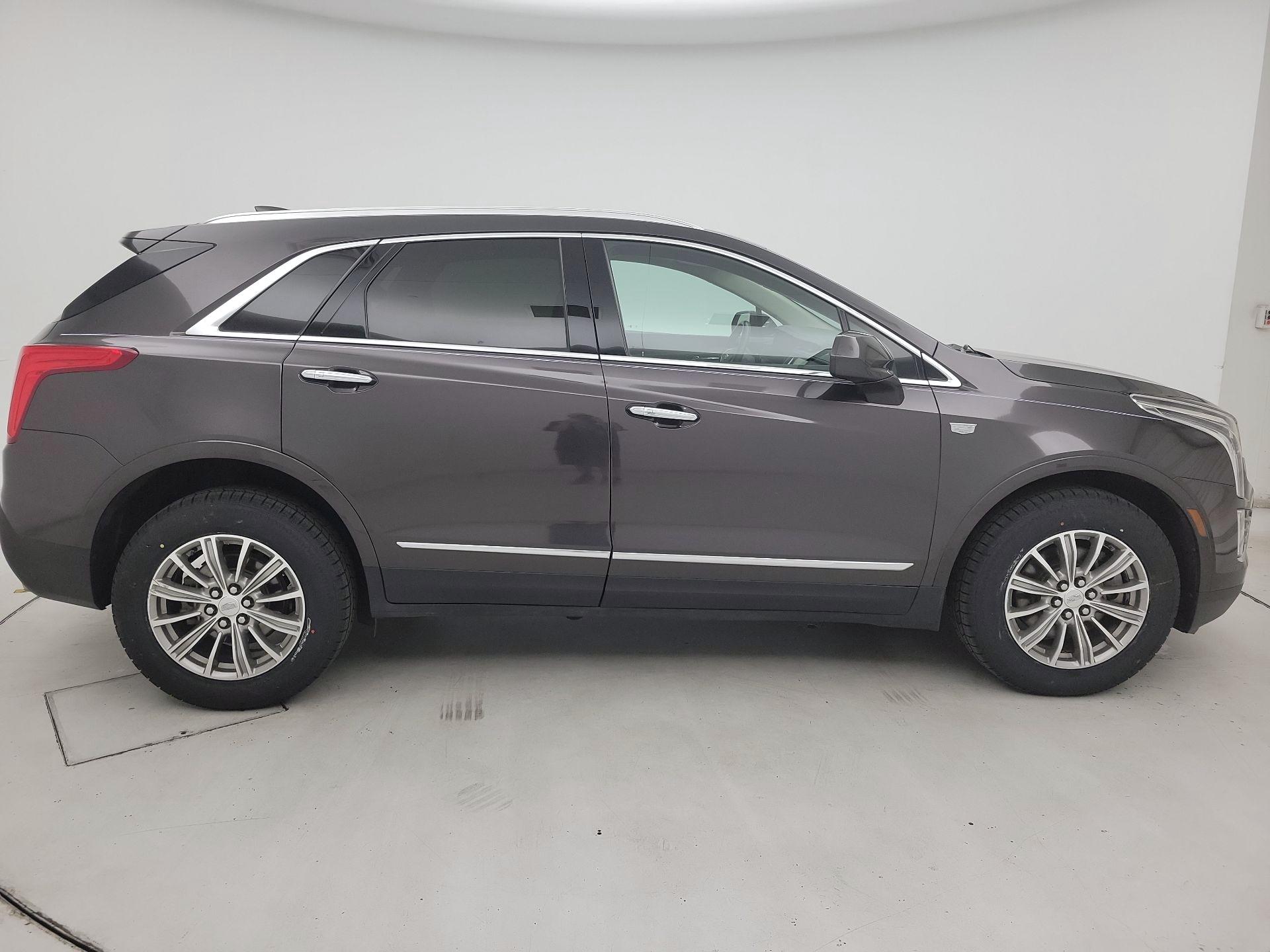 Thumbnail: 2017 Cadillac XT5 - 4