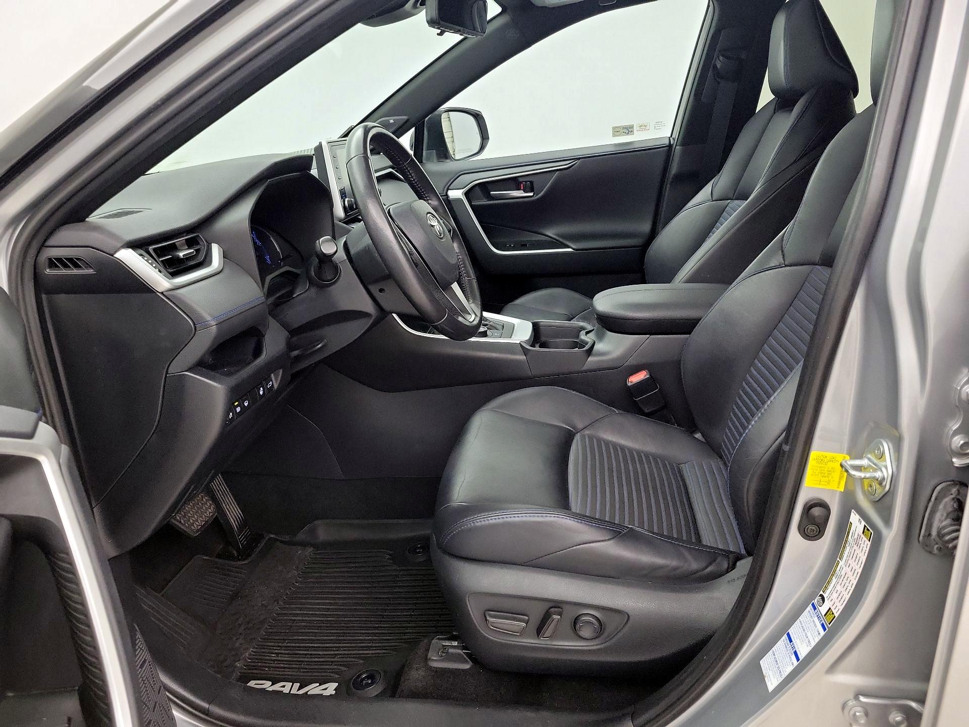 Thumbnail: 2019 Toyota RAV4 - 9