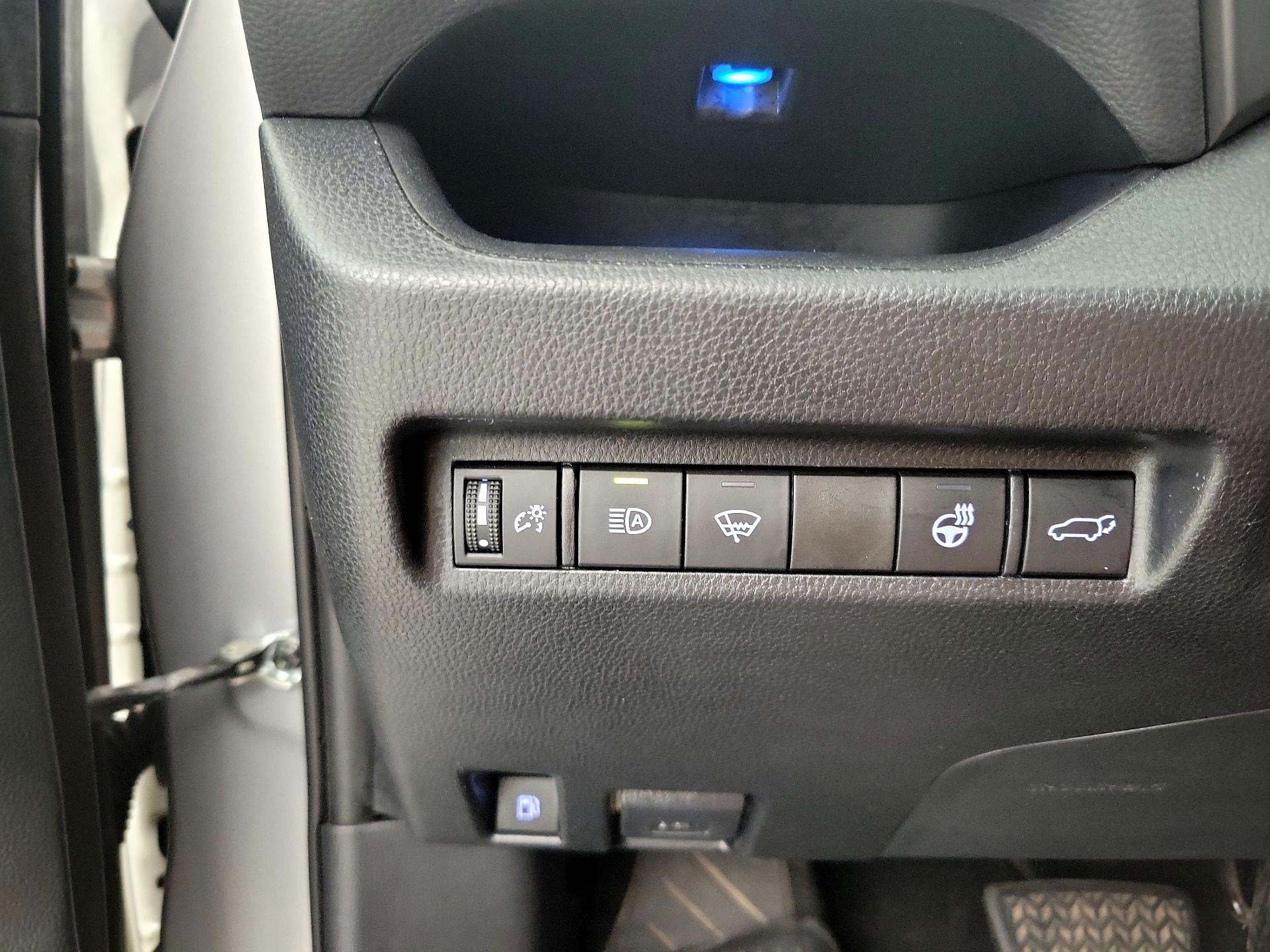 Thumbnail: 2019 Toyota RAV4 - 11