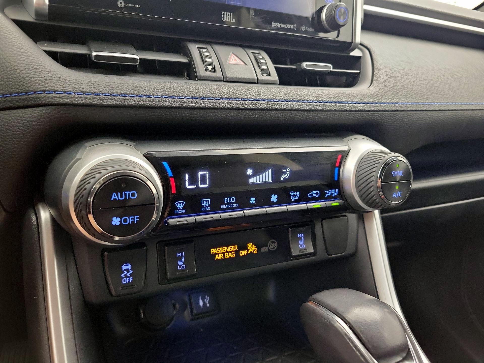 Thumbnail: 2019 Toyota RAV4 - 15