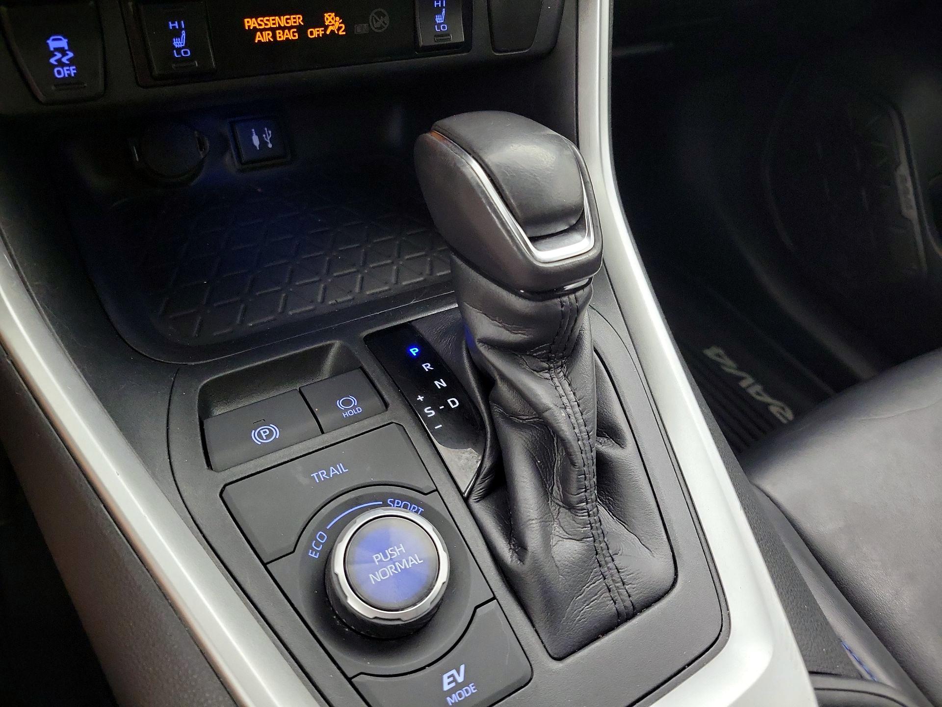 Thumbnail: 2019 Toyota RAV4 - 16