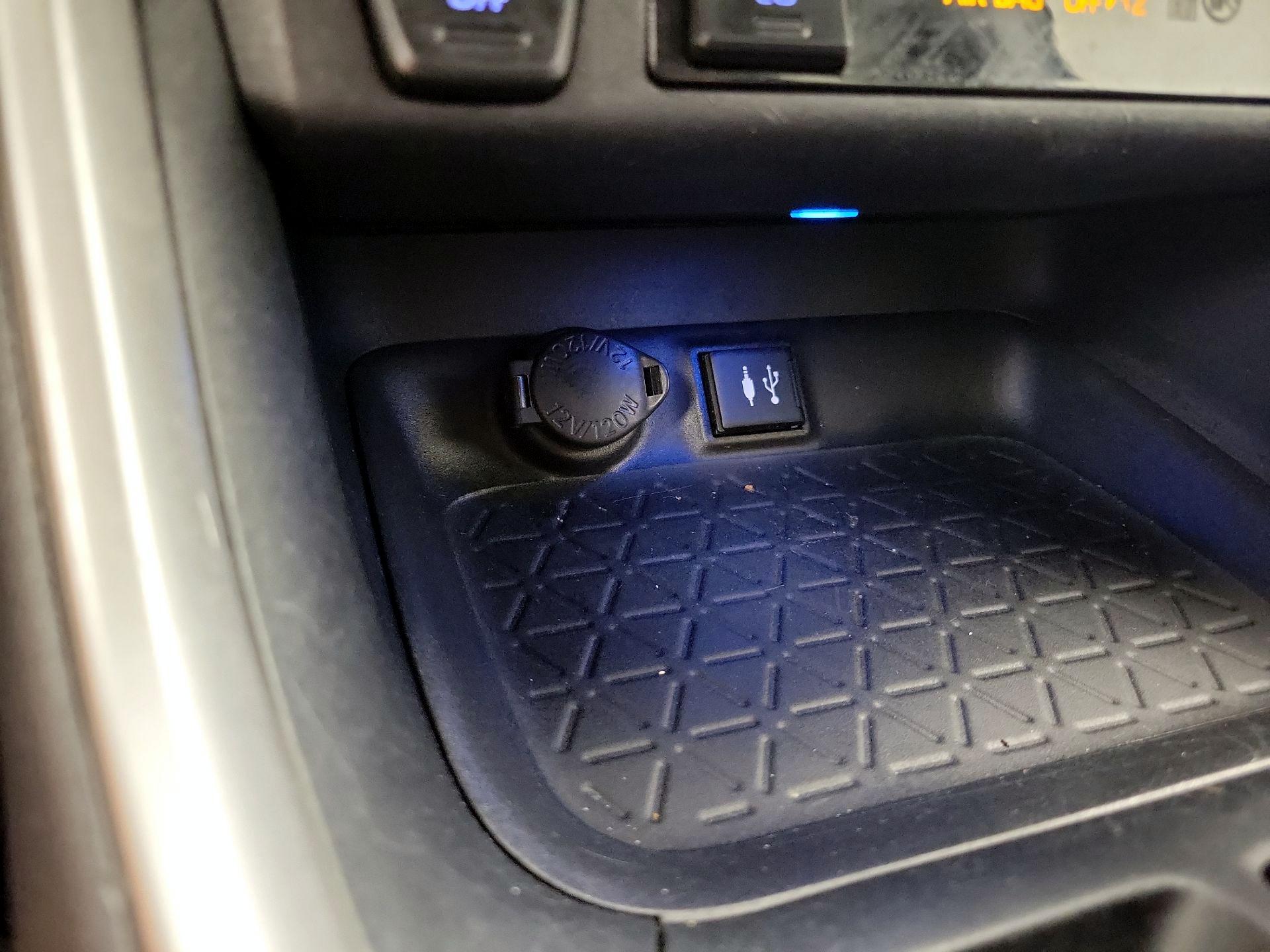 Thumbnail: 2019 Toyota RAV4 - 17