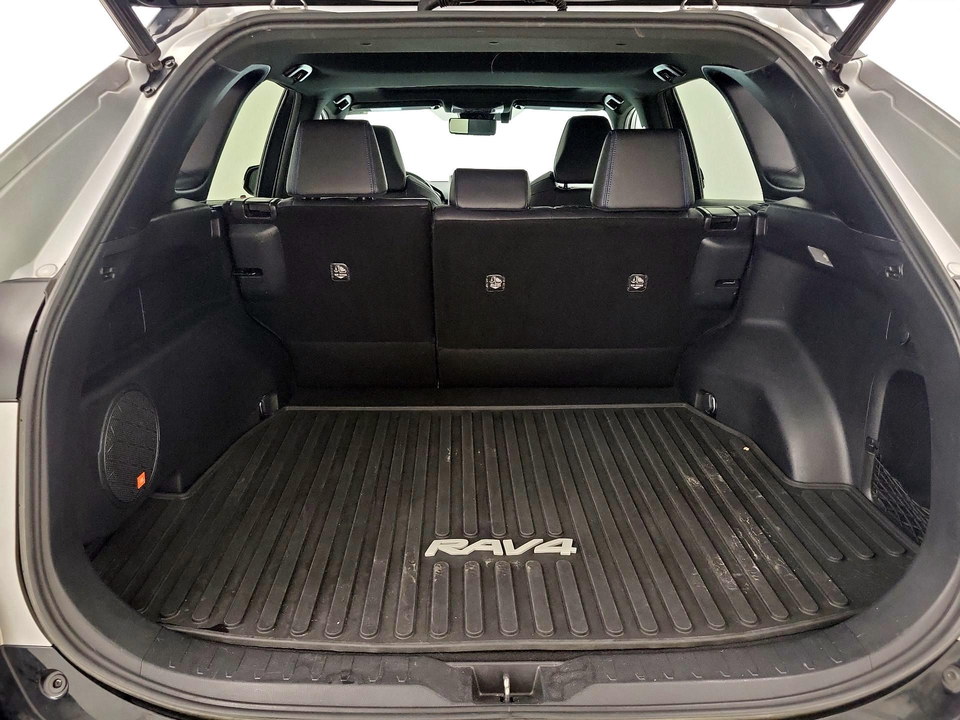 Thumbnail: 2019 Toyota RAV4 - 20