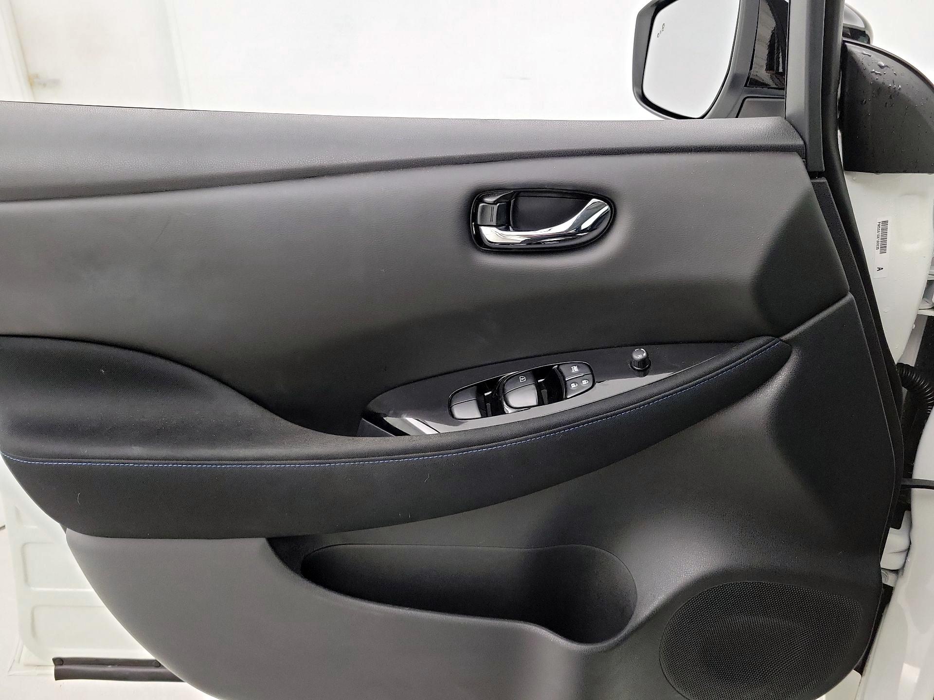Thumbnail: 2019 Nissan Leaf - 12