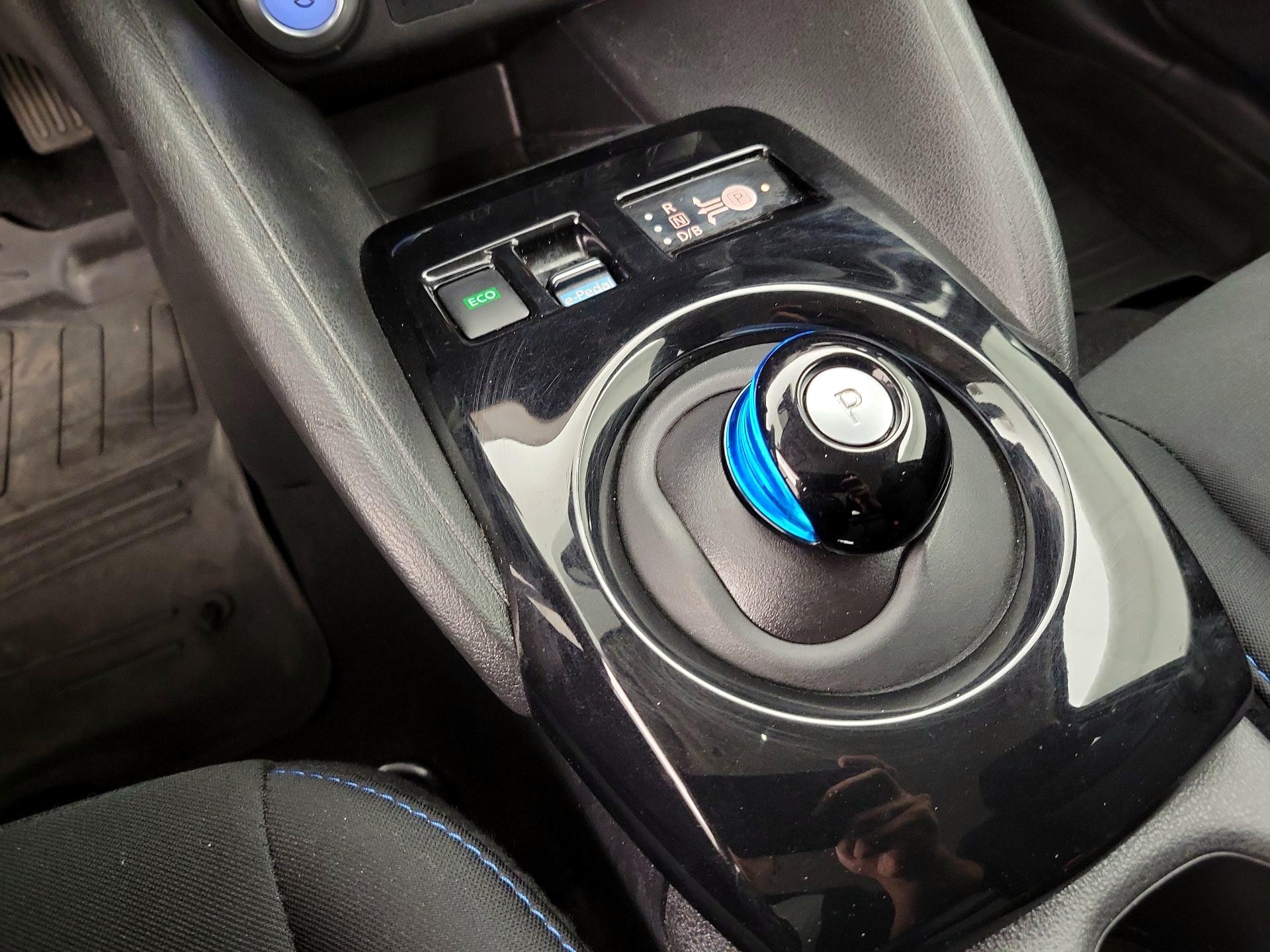 Thumbnail: 2019 Nissan Leaf - 17