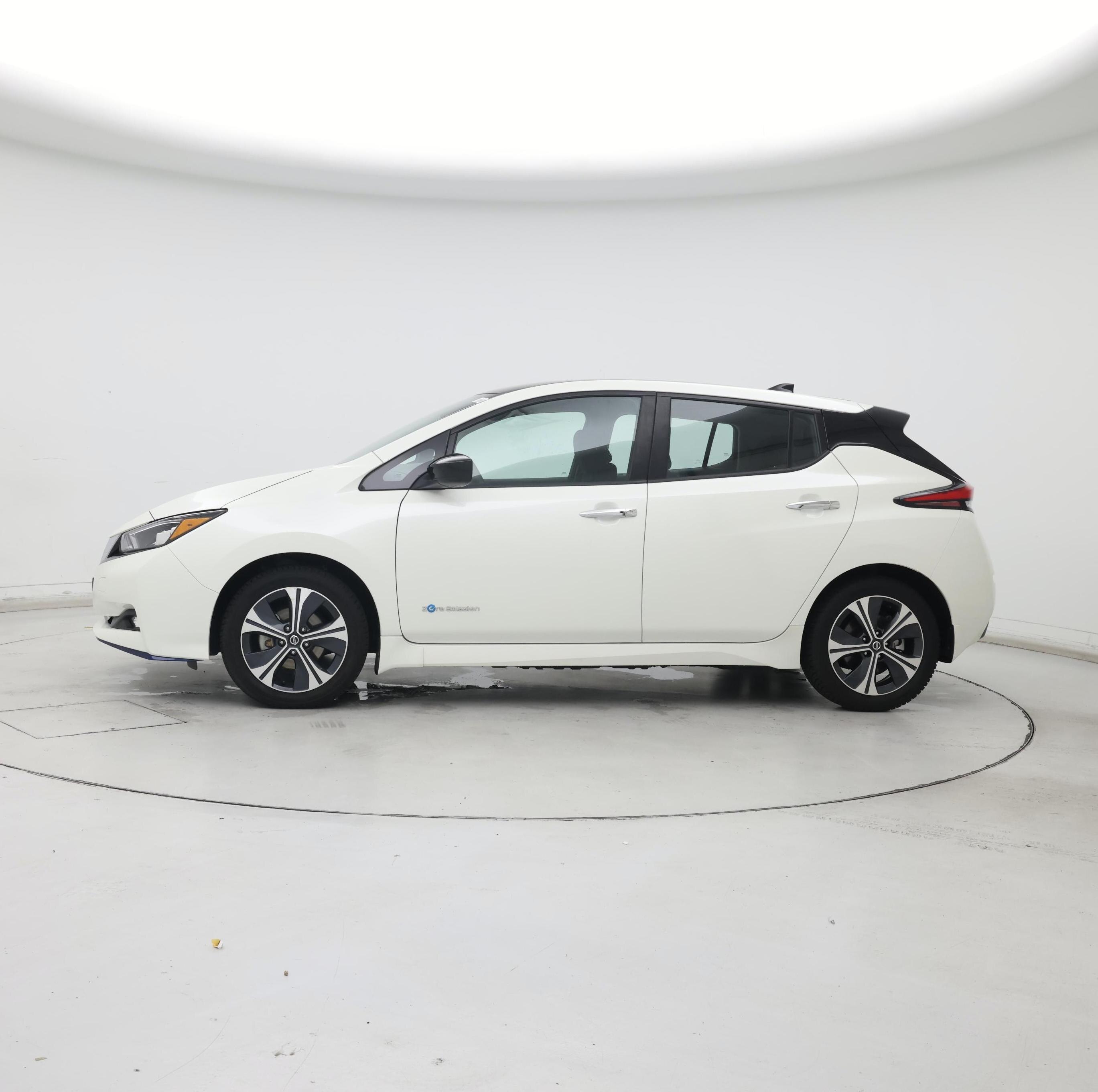 Thumbnail: 2019 Nissan Leaf - 3