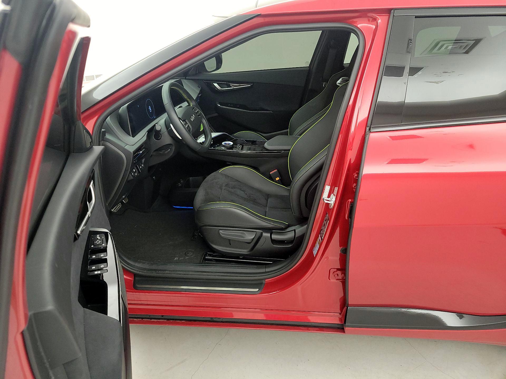 Thumbnail: 2024 Kia EV6 - 11