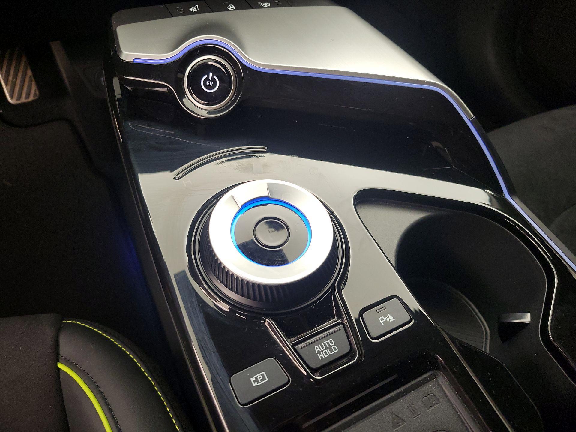 Thumbnail: 2024 Kia EV6 - 18