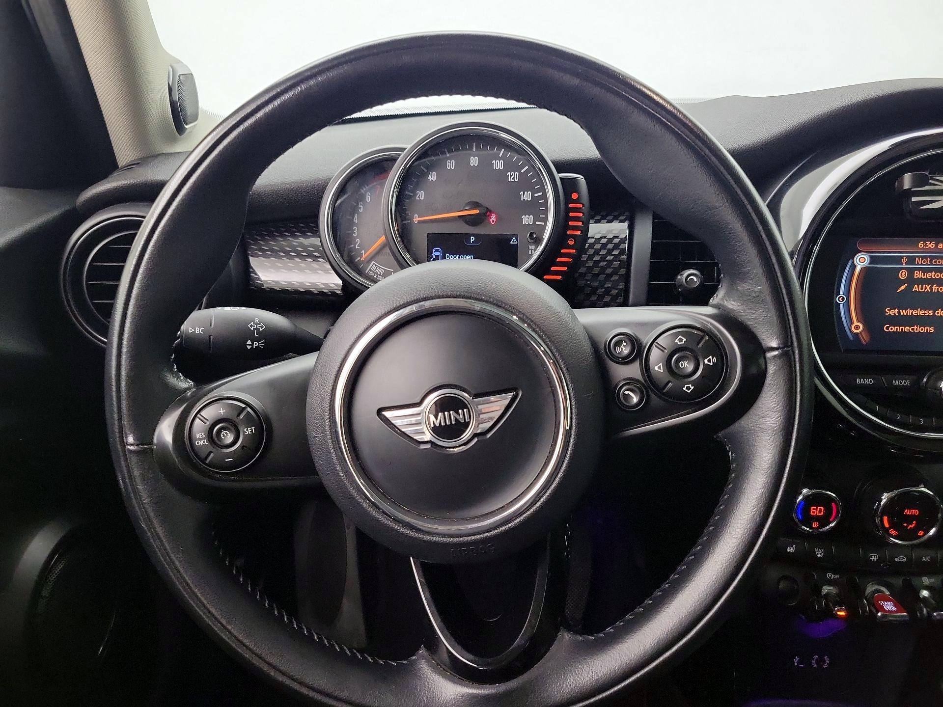 Thumbnail: 2017 MINI Cooper Hardtop - 10