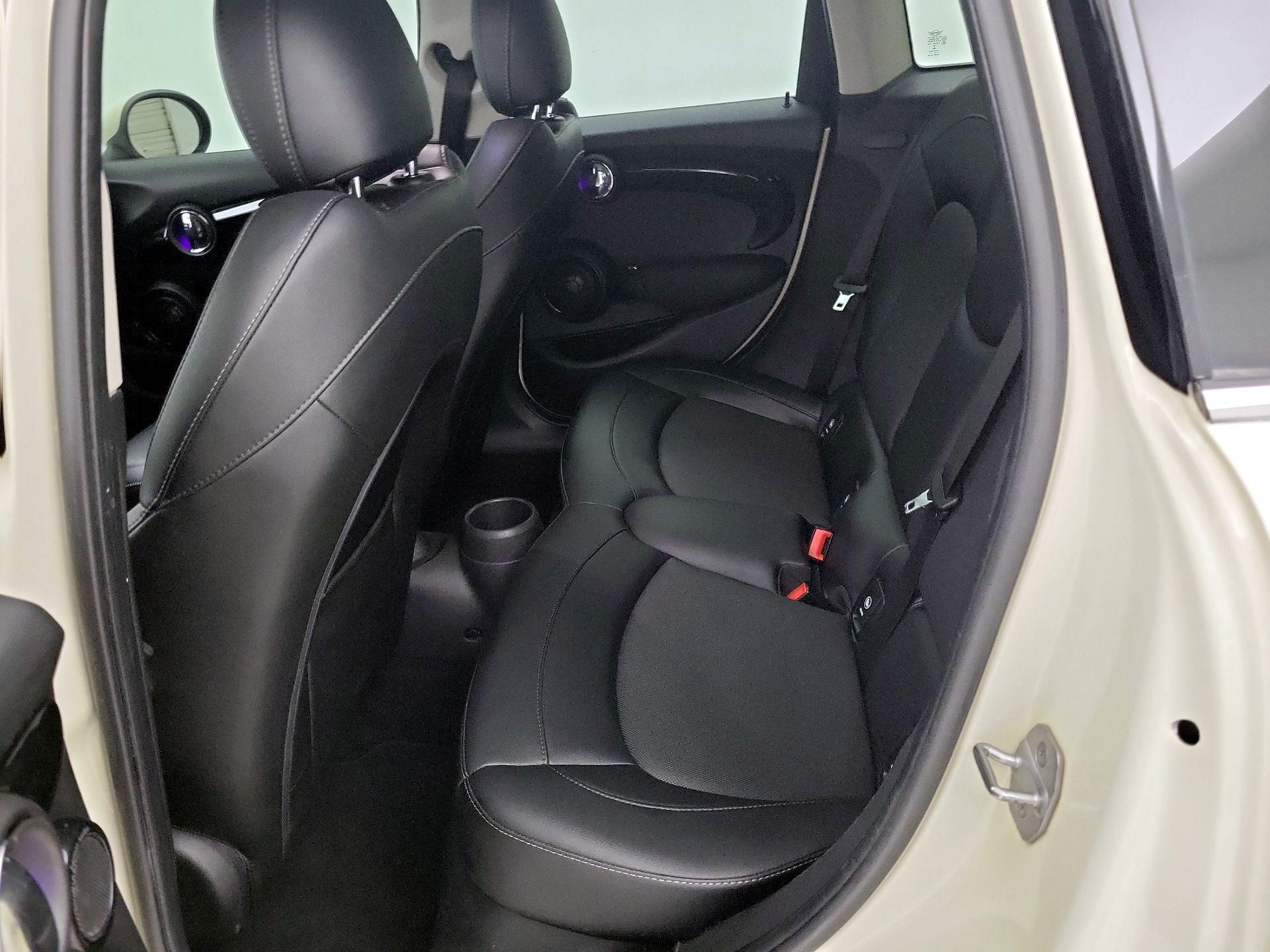 Thumbnail: 2017 MINI Cooper Hardtop - 18
