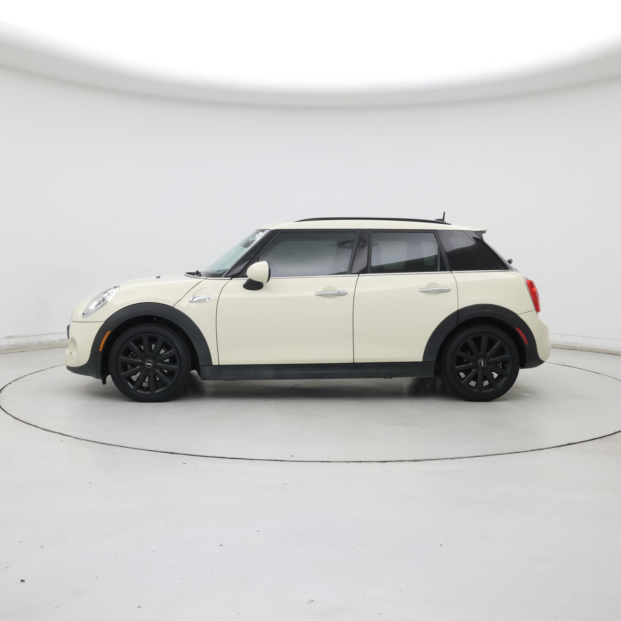 Thumbnail: 2017 MINI Cooper Hardtop - 3