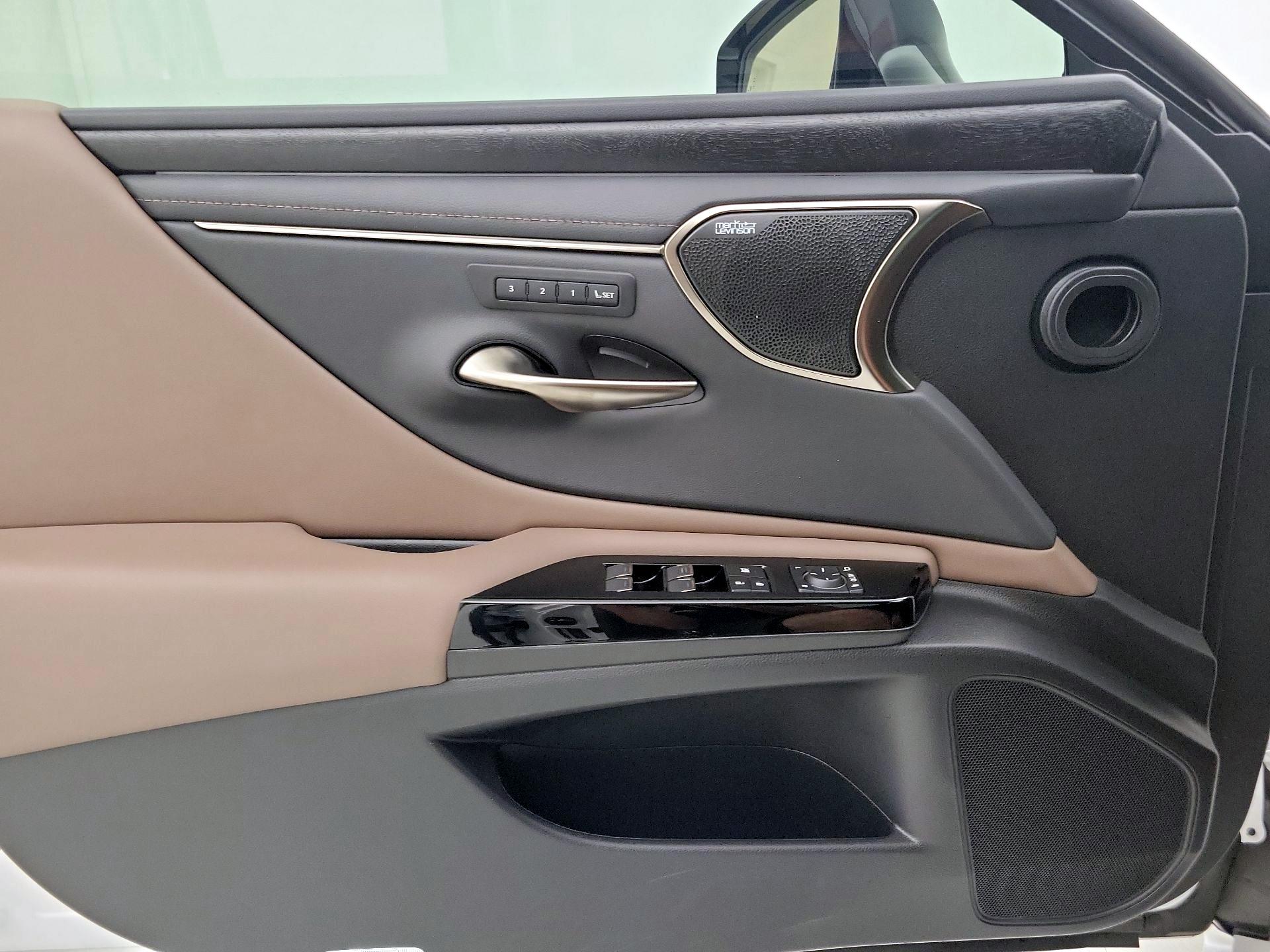 Thumbnail: 2023 Lexus ES - 12