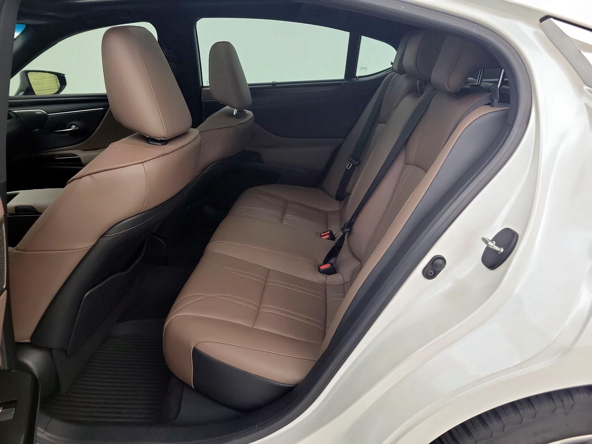 Thumbnail: 2023 Lexus ES - 20