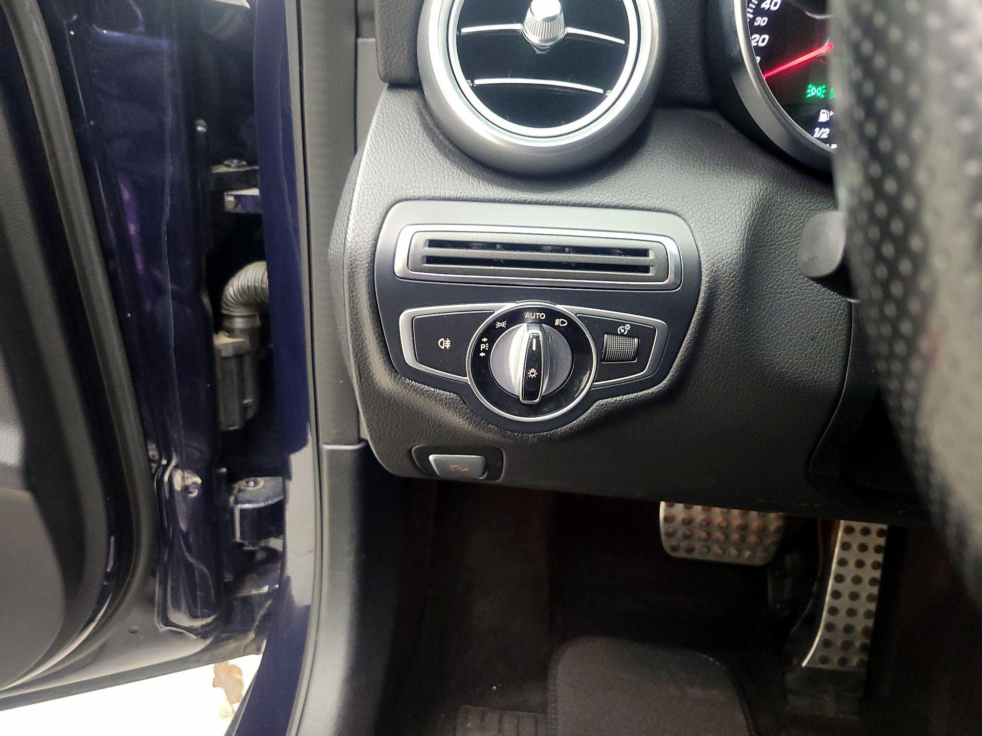 Thumbnail: 2016 Mercedes-Benz C-Class - 13