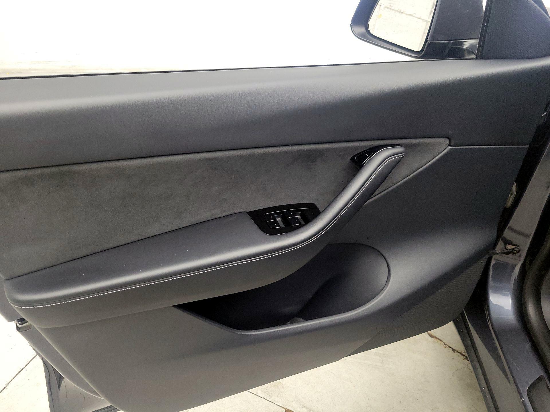Thumbnail: 2020 Tesla Model Y - 12