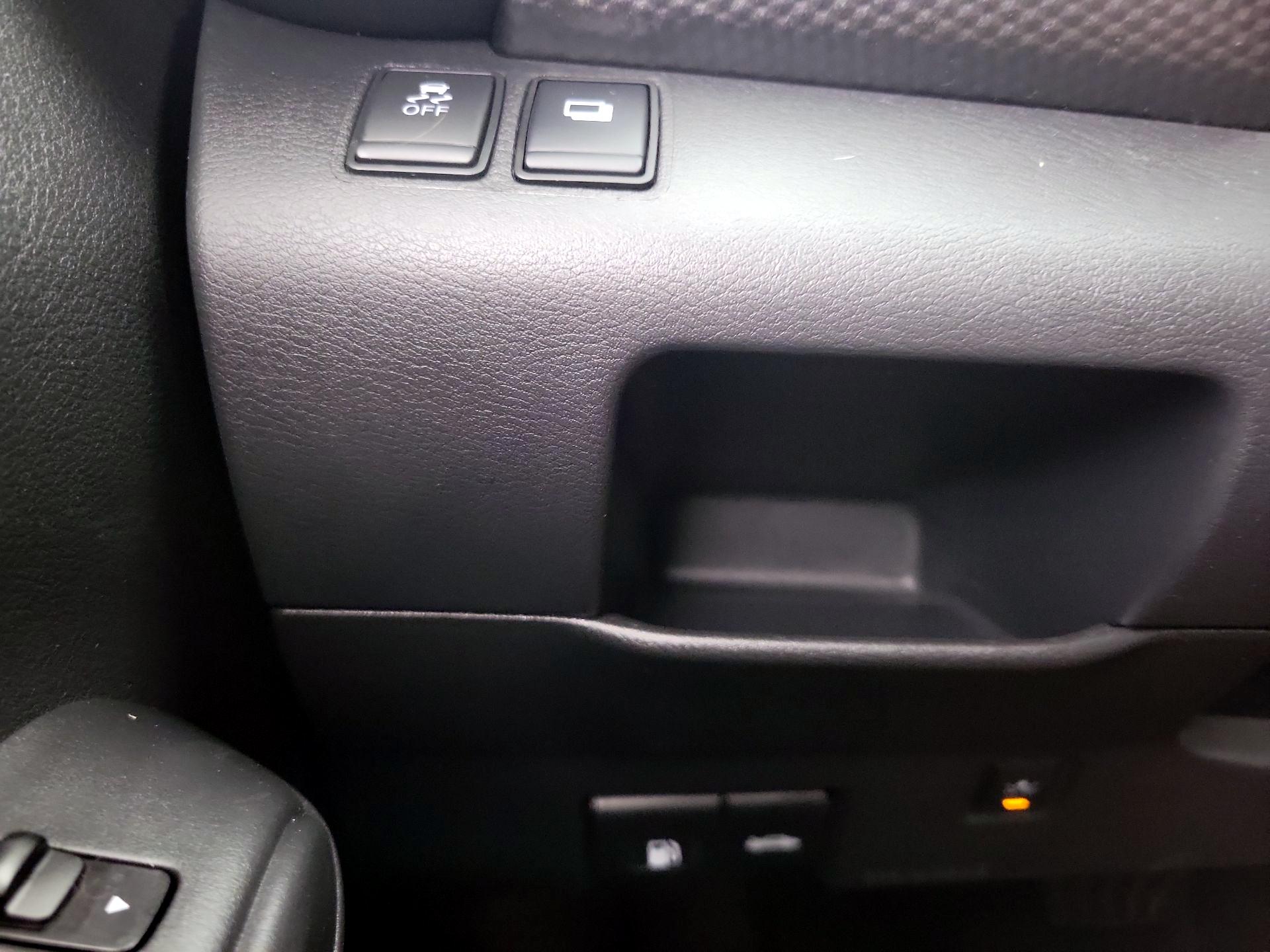 Thumbnail: 2019 Nissan Kicks - 13