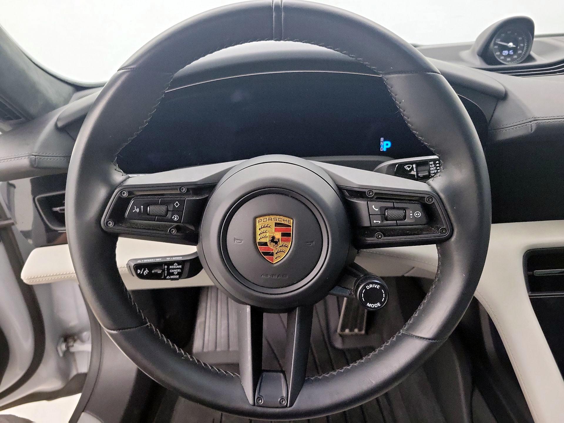 Thumbnail: 2022 Porsche Taycan - 10