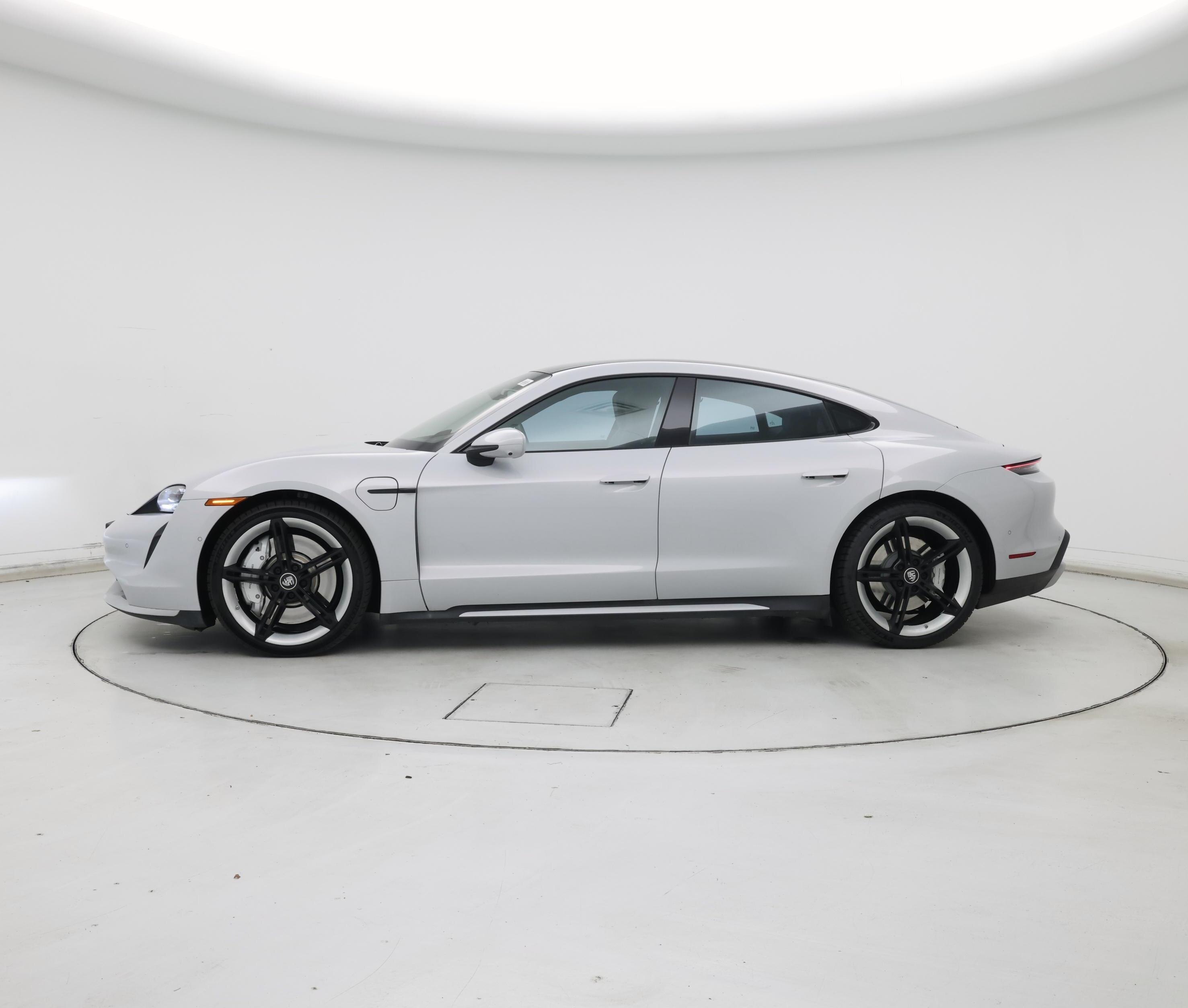 Thumbnail: 2022 Porsche Taycan - 3