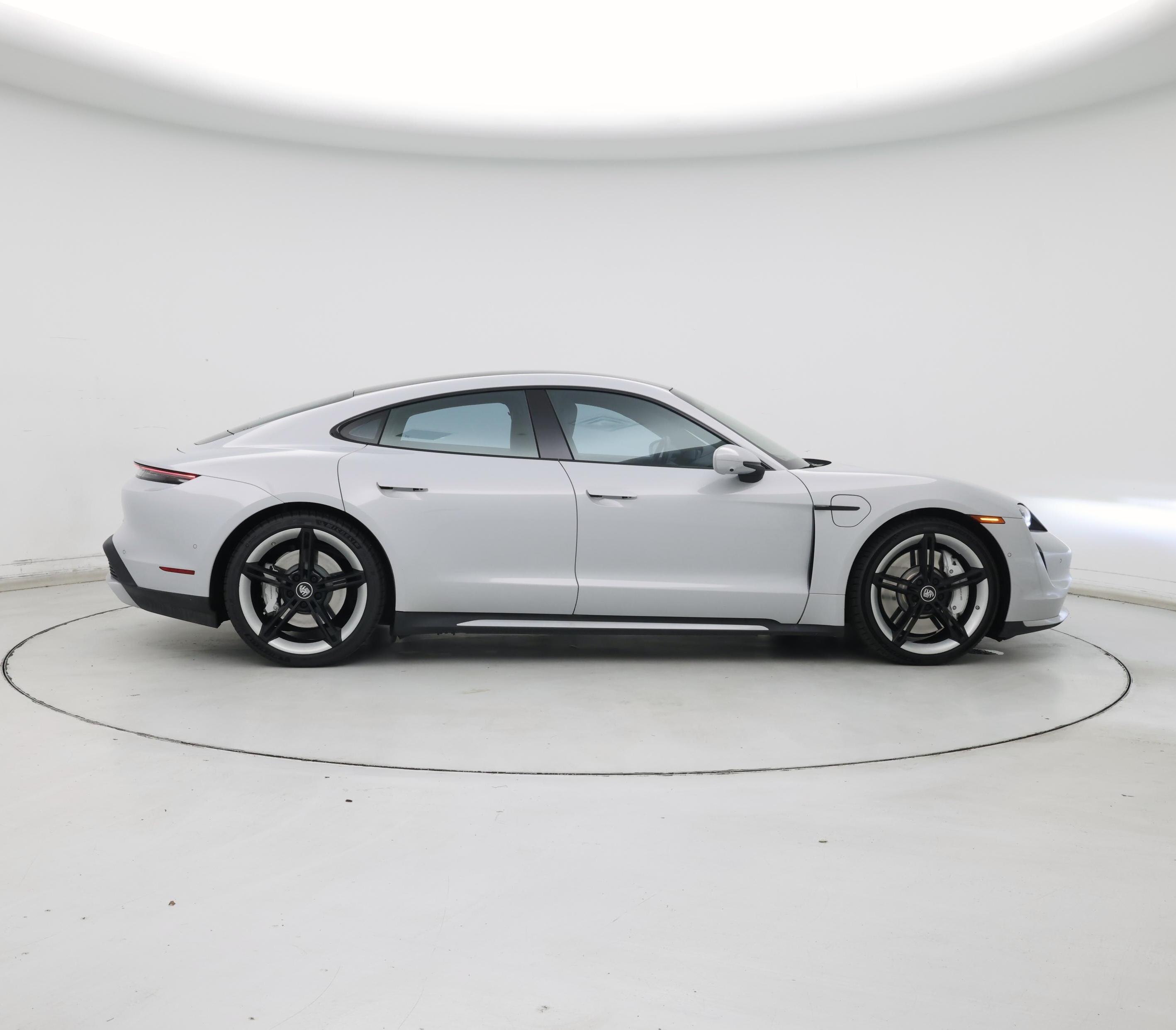 Thumbnail: 2022 Porsche Taycan - 7