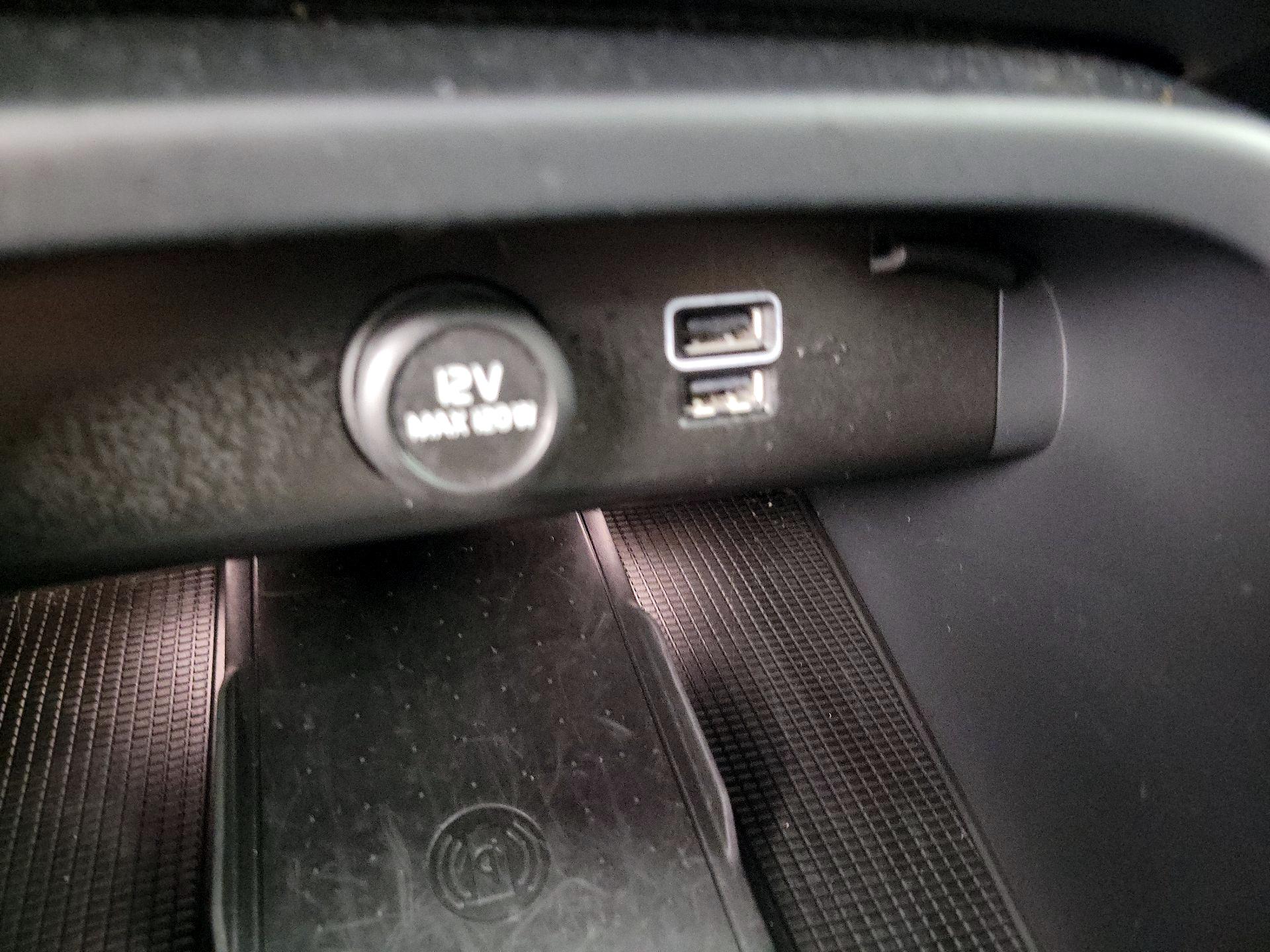 Thumbnail: 2019 Volvo XC40 - 18