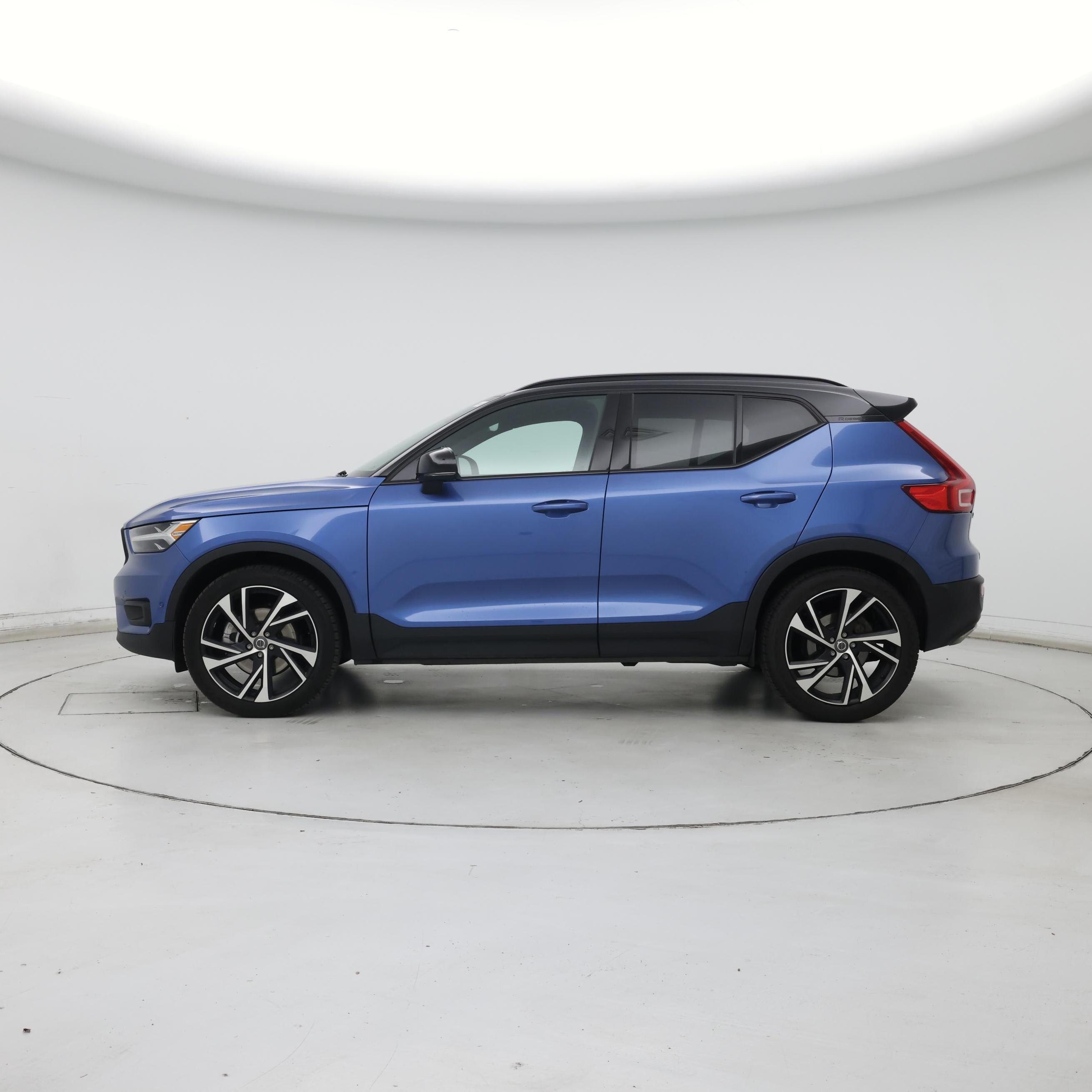 Thumbnail: 2019 Volvo XC40 - 3