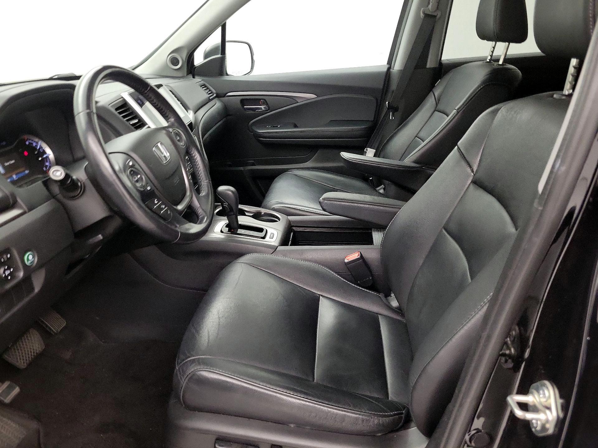 Thumbnail: 2017 Honda Pilot - 11